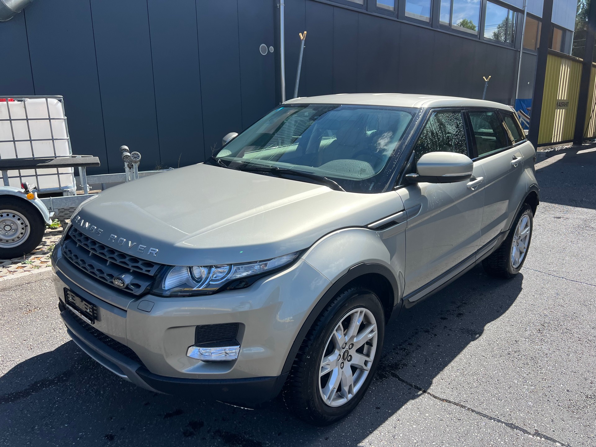 LAND ROVER Range Rover Evoque 2.2 TD4 Prestige AT6-image-2