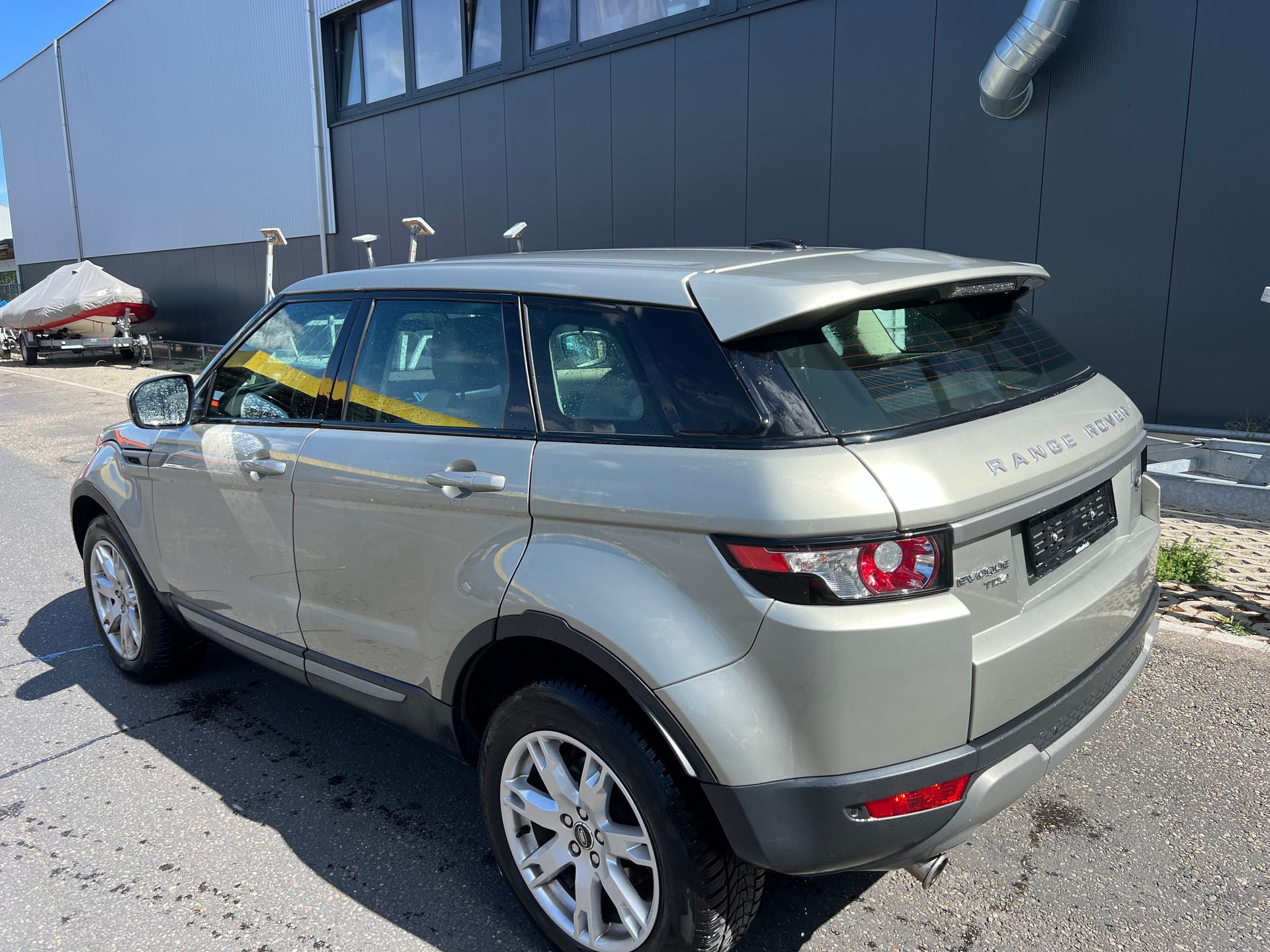 LAND ROVER Range Rover Evoque 2.2 TD4 Prestige AT6-image-3