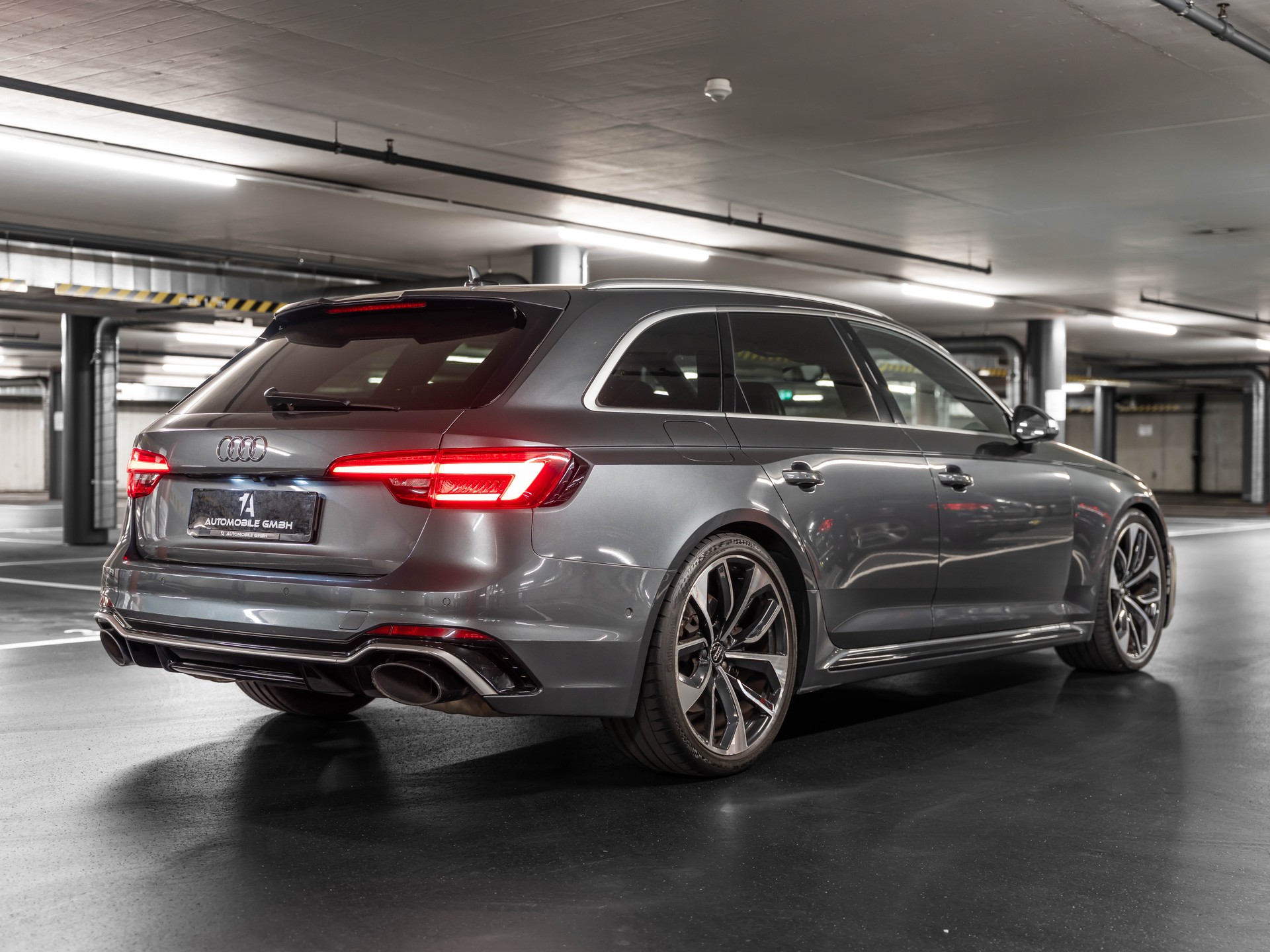 AUDI RS4 Avant 2.9 TFSI quattro tiptronic-image-9