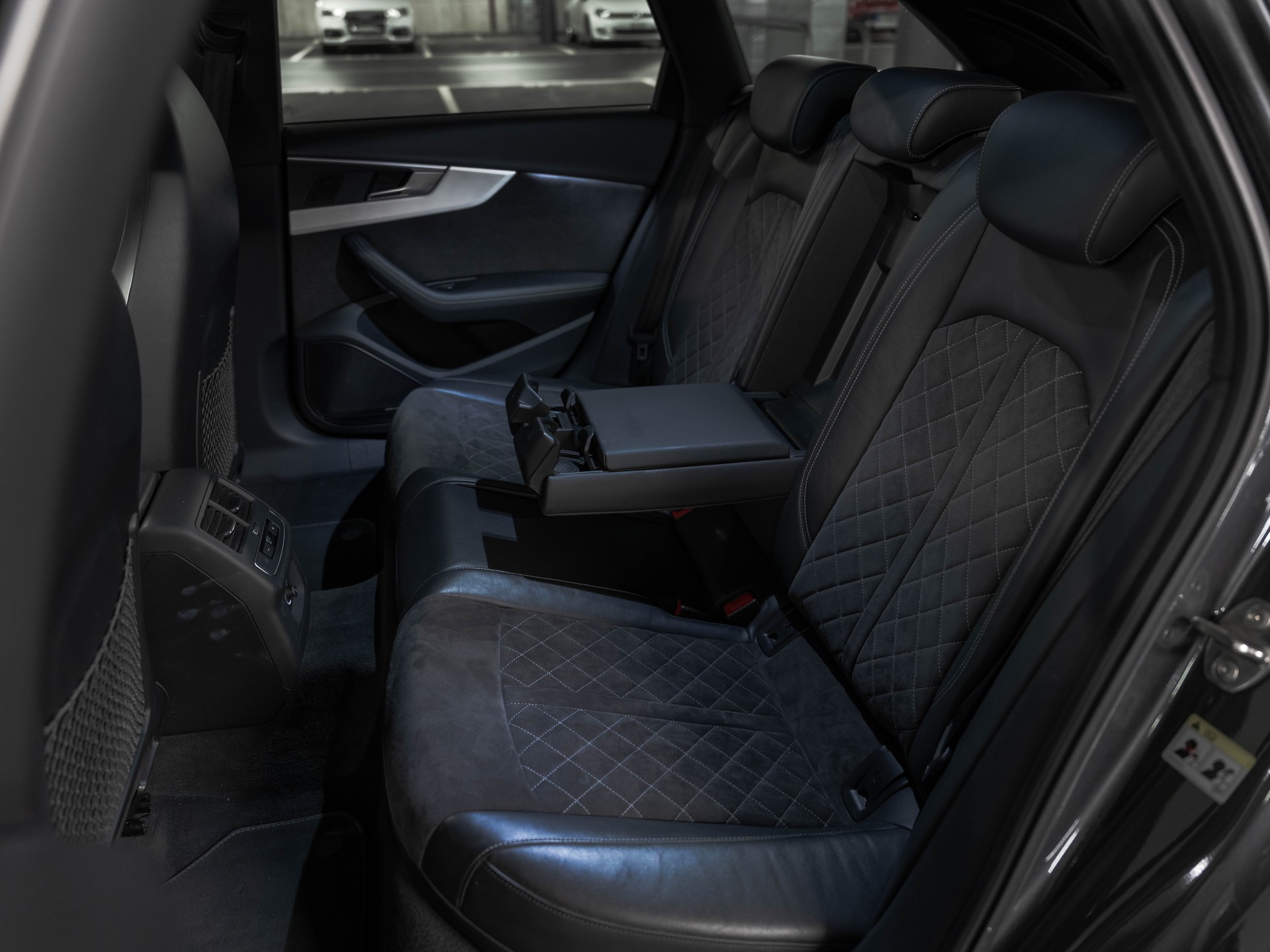 AUDI RS4 Avant 2.9 TFSI quattro tiptronic-image-31