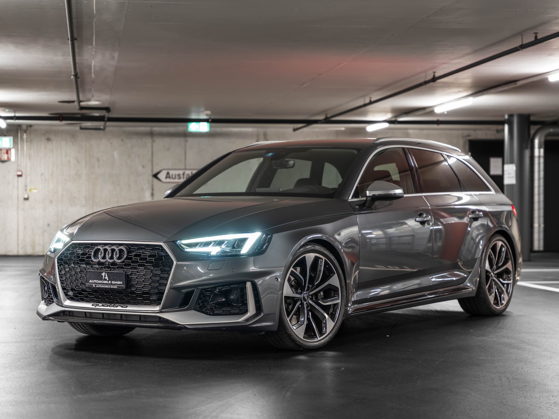 AUDI RS4 Avant 2.9 TFSI quattro tiptronic-image-0