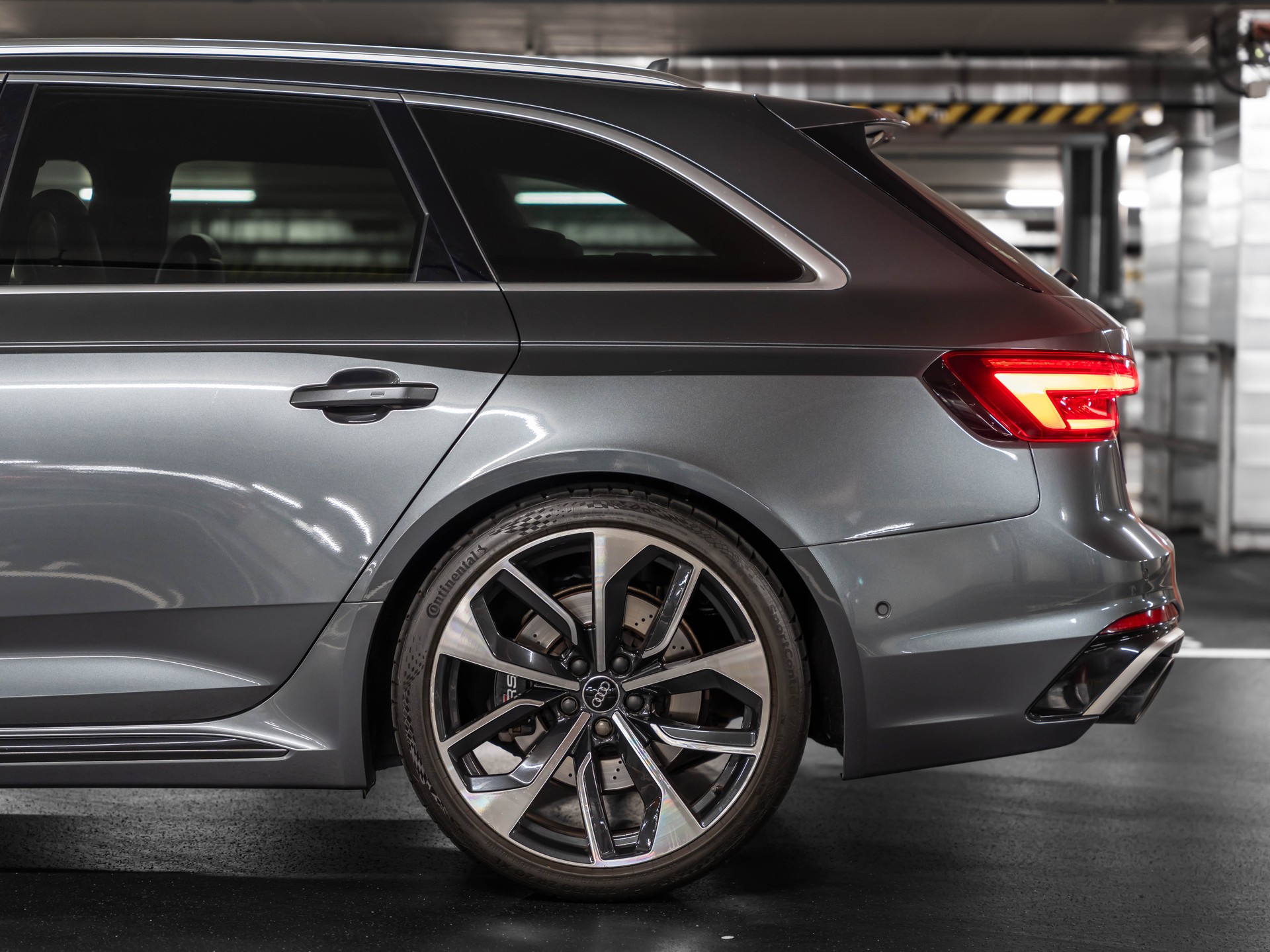 AUDI RS4 Avant 2.9 TFSI quattro tiptronic-image-3