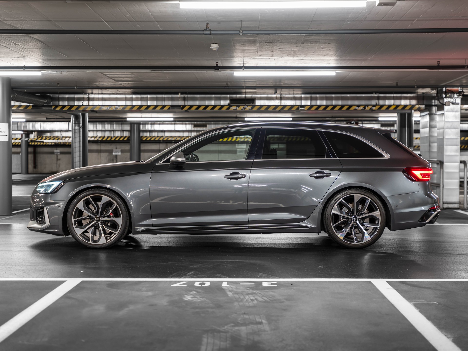 AUDI RS4 Avant 2.9 TFSI quattro tiptronic-image-4