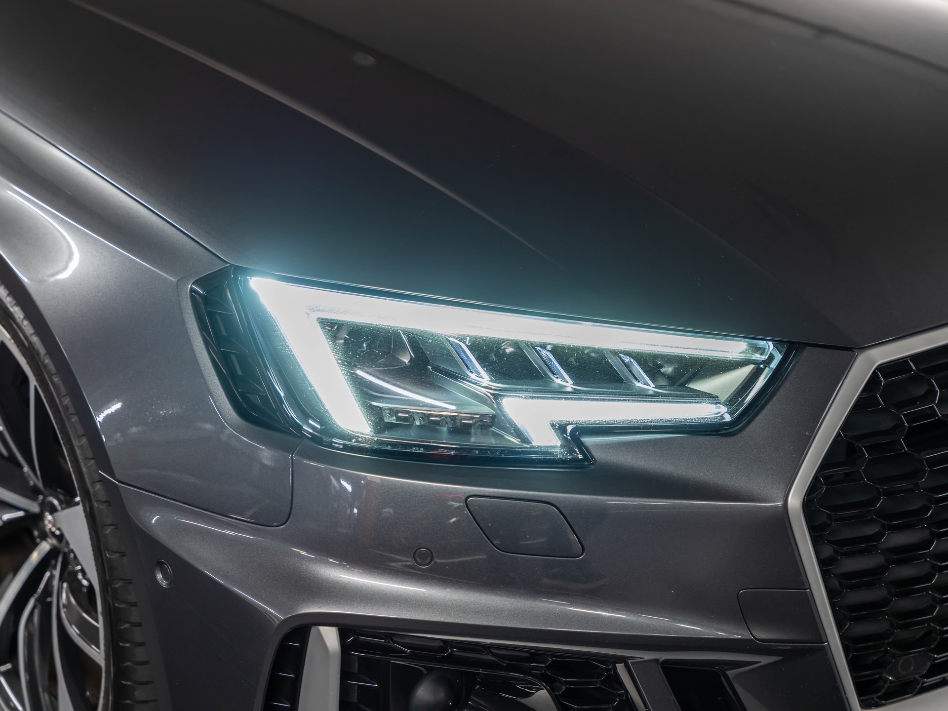 AUDI RS4 Avant 2.9 TFSI quattro tiptronic-image-12