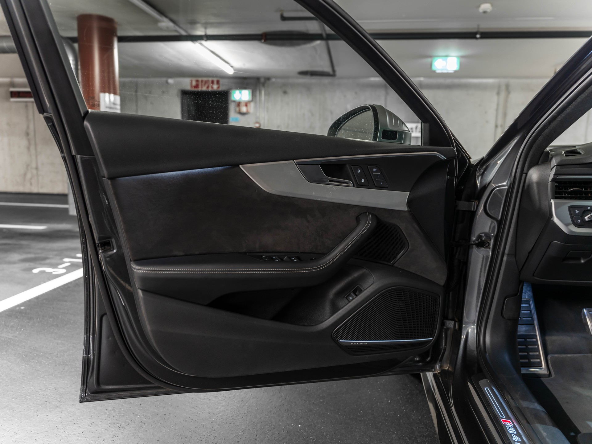 AUDI RS4 Avant 2.9 TFSI quattro tiptronic-image-26