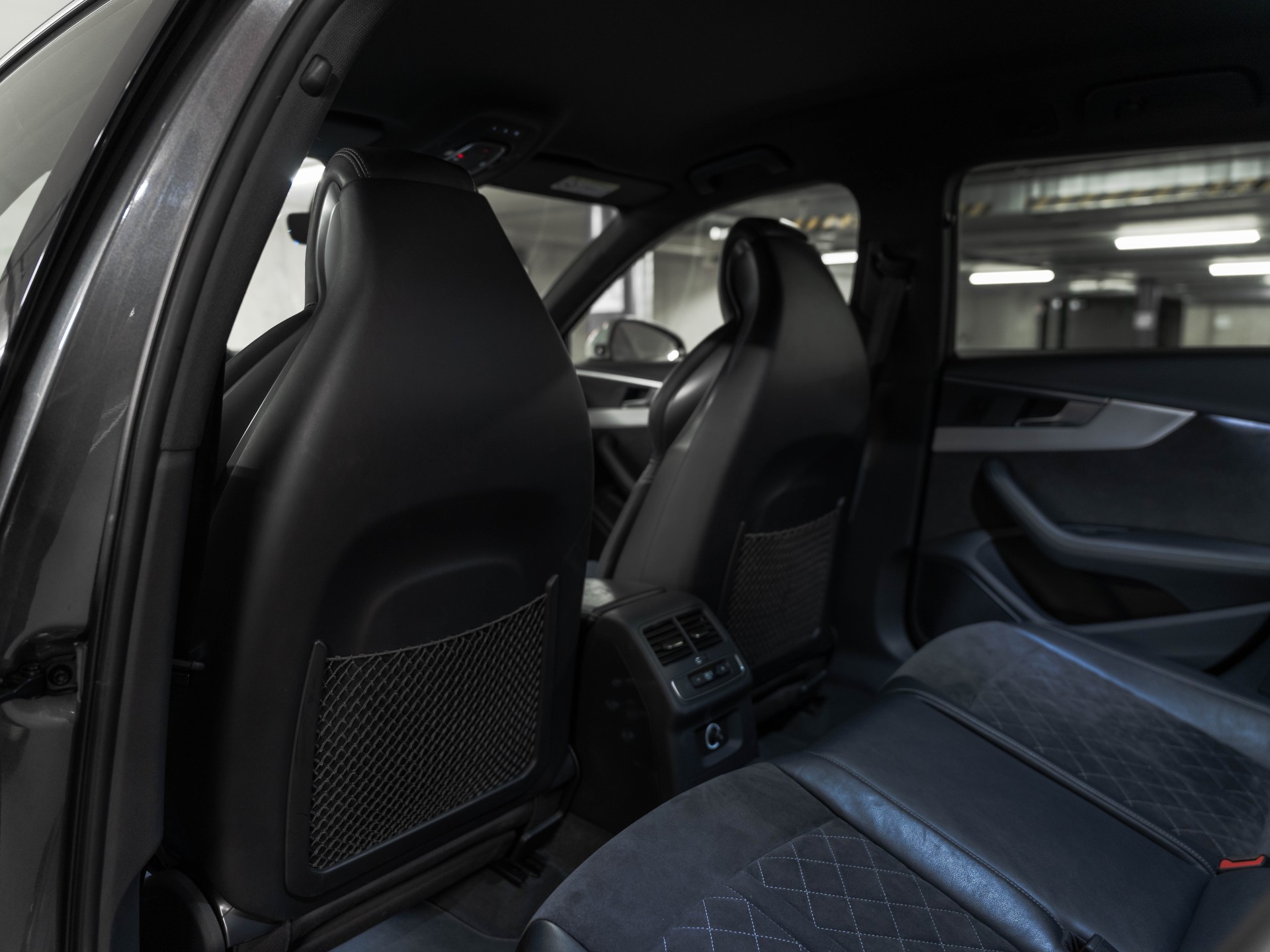 AUDI RS4 Avant 2.9 TFSI quattro tiptronic-image-30