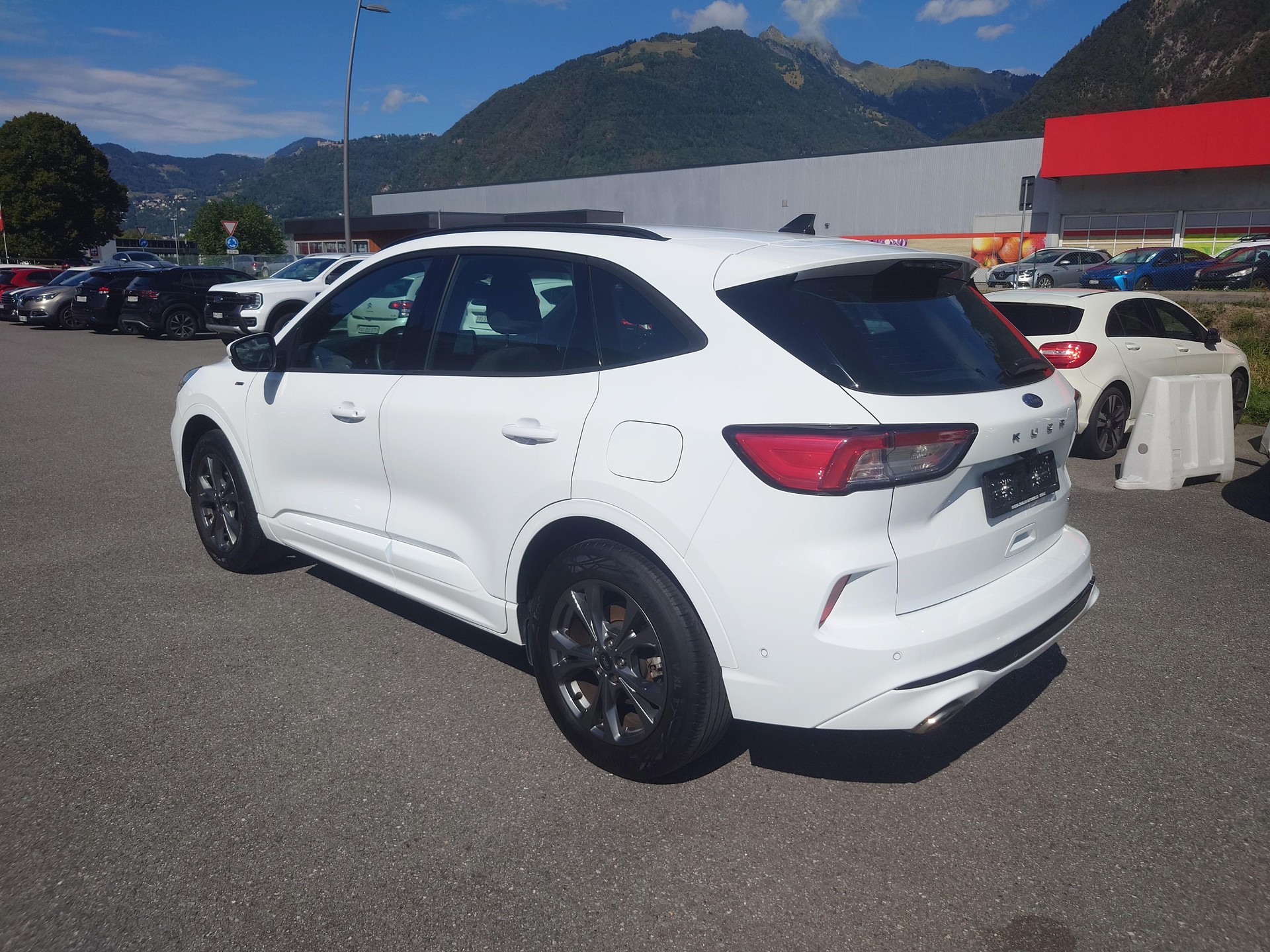 FORD Kuga 2.5 Hybrid ST-Line 4x4-showroom-element-3