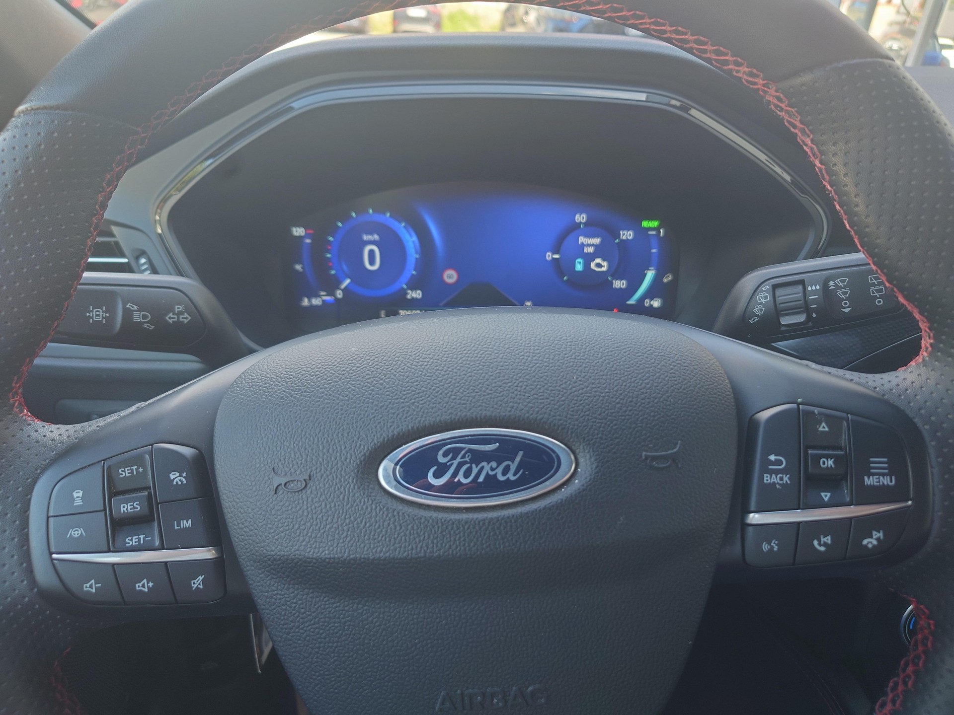 FORD Kuga 2.5 Hybrid ST-Line 4x4-image-5