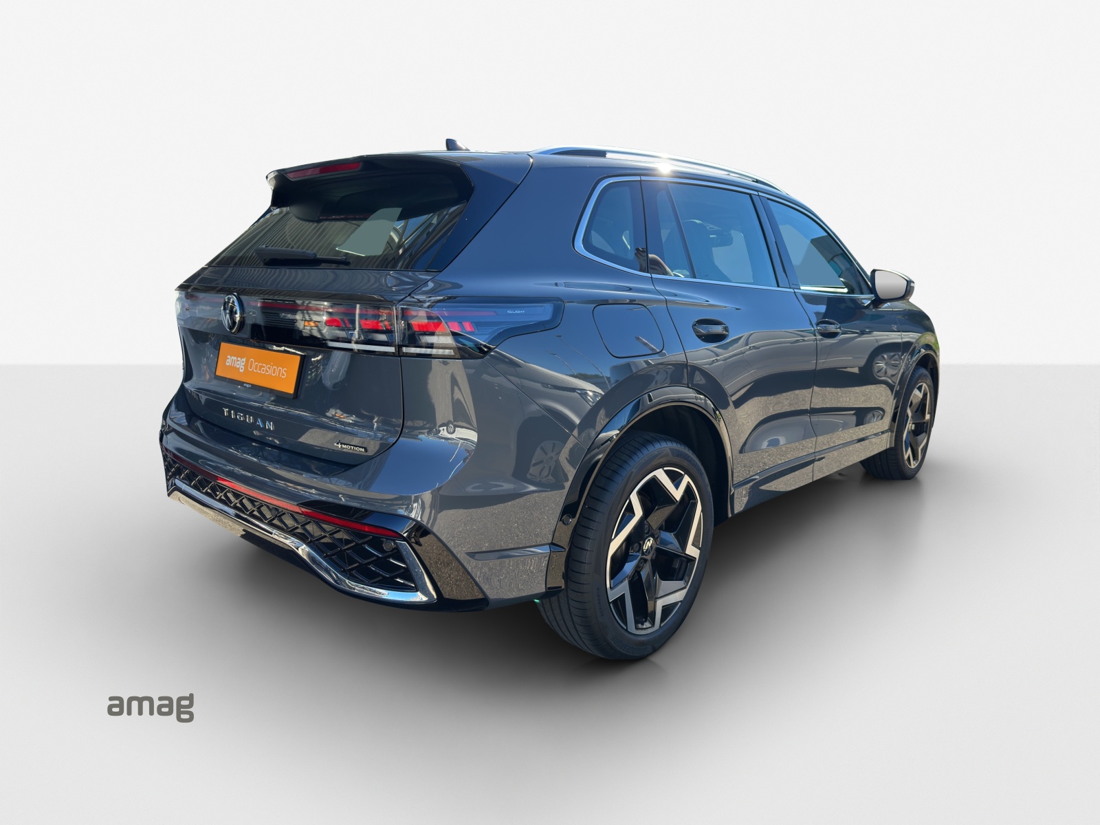 VW Tiguan 2.0 TSI DSG R-Line 4Motion-image-4