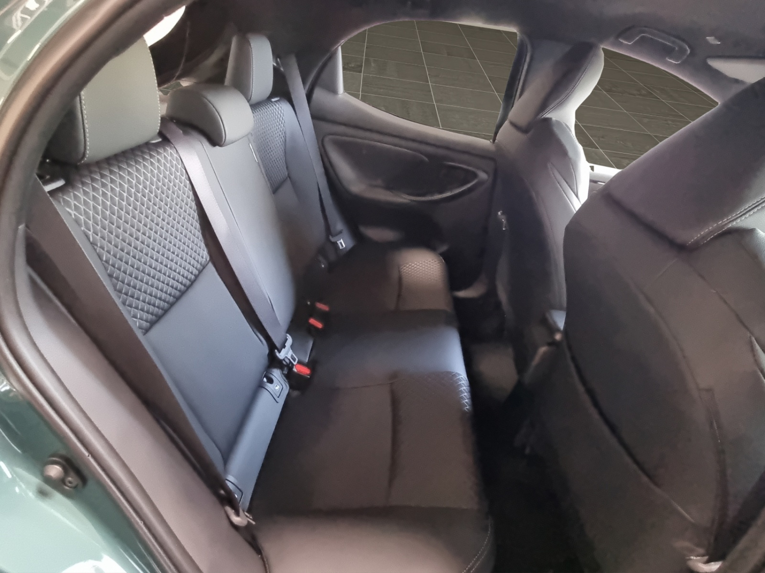 TOYOTA Yaris 1.5 VVT-i HSD Premium-image-10