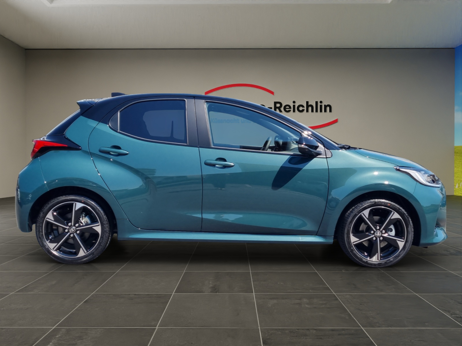 TOYOTA Yaris 1.5 VVT-i HSD Premium-image-5