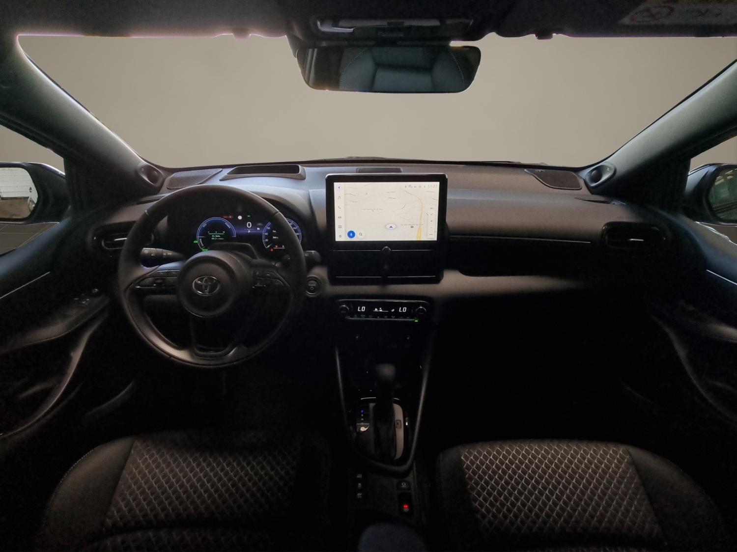TOYOTA Yaris 1.5 VVT-i HSD Premium-image-13