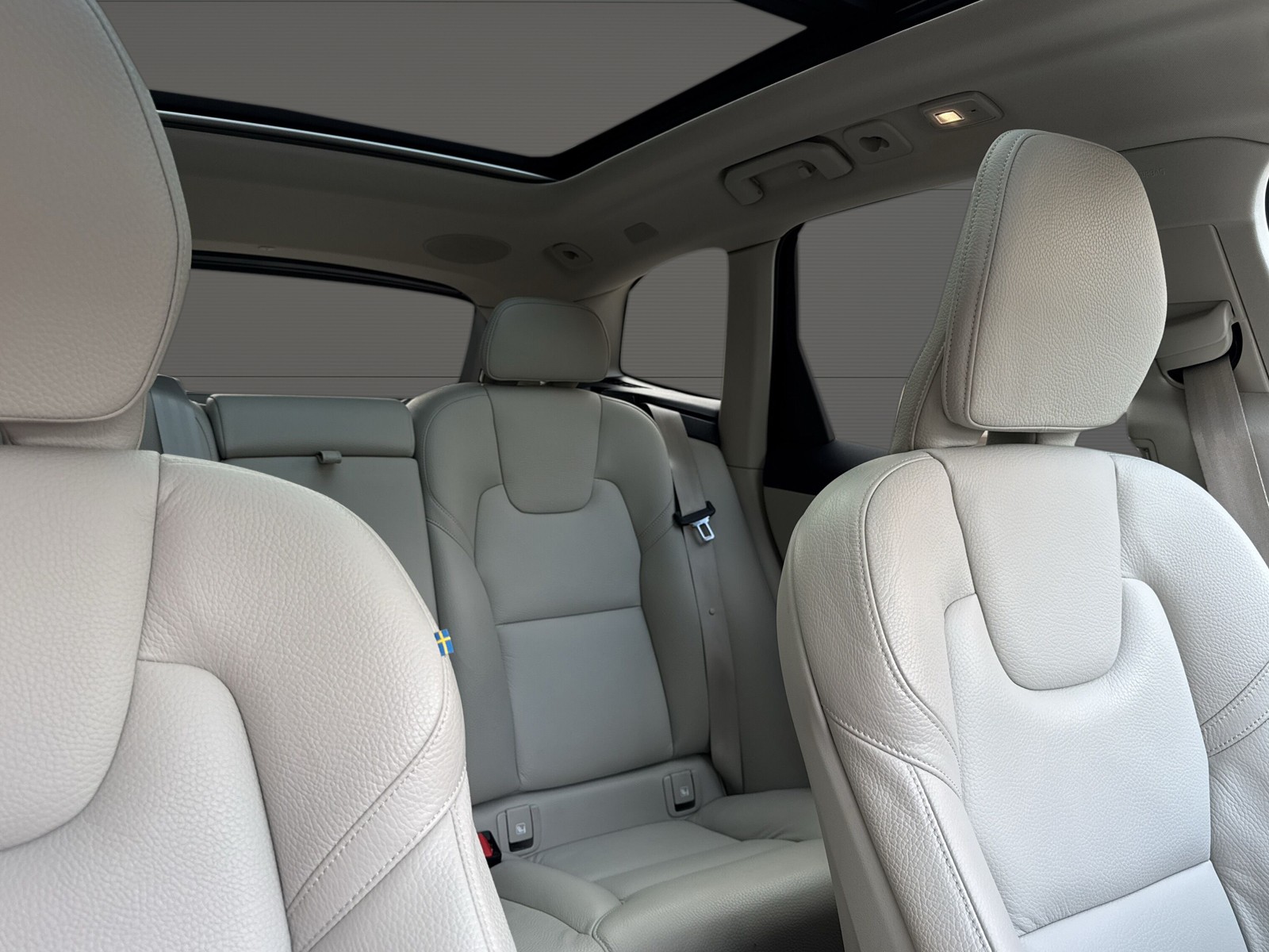 VOLVO XC60 2.0 T6 TE Ultimate Bright eAWD-image-9