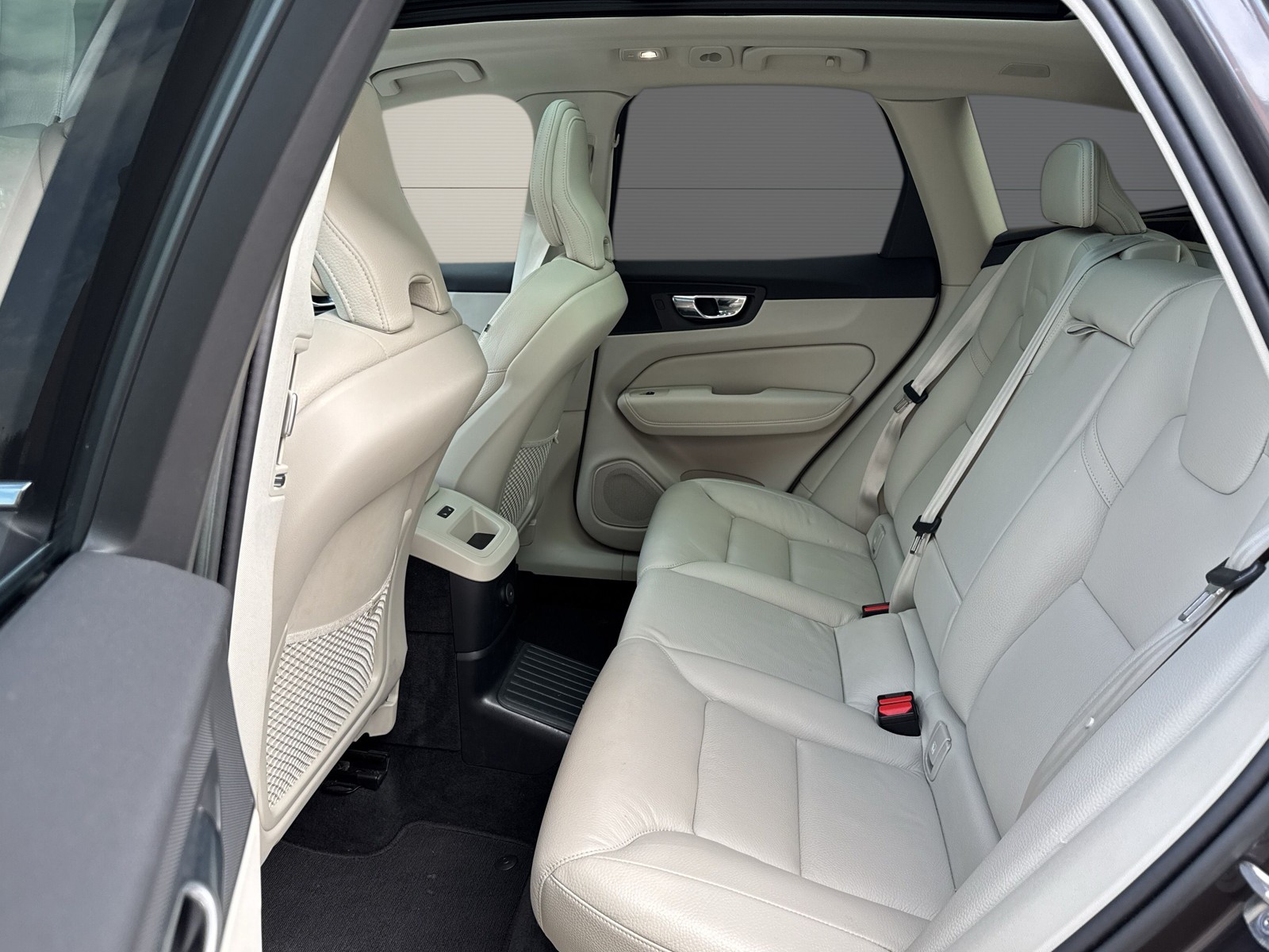 VOLVO XC60 2.0 T6 TE Ultimate Bright eAWD-image-10