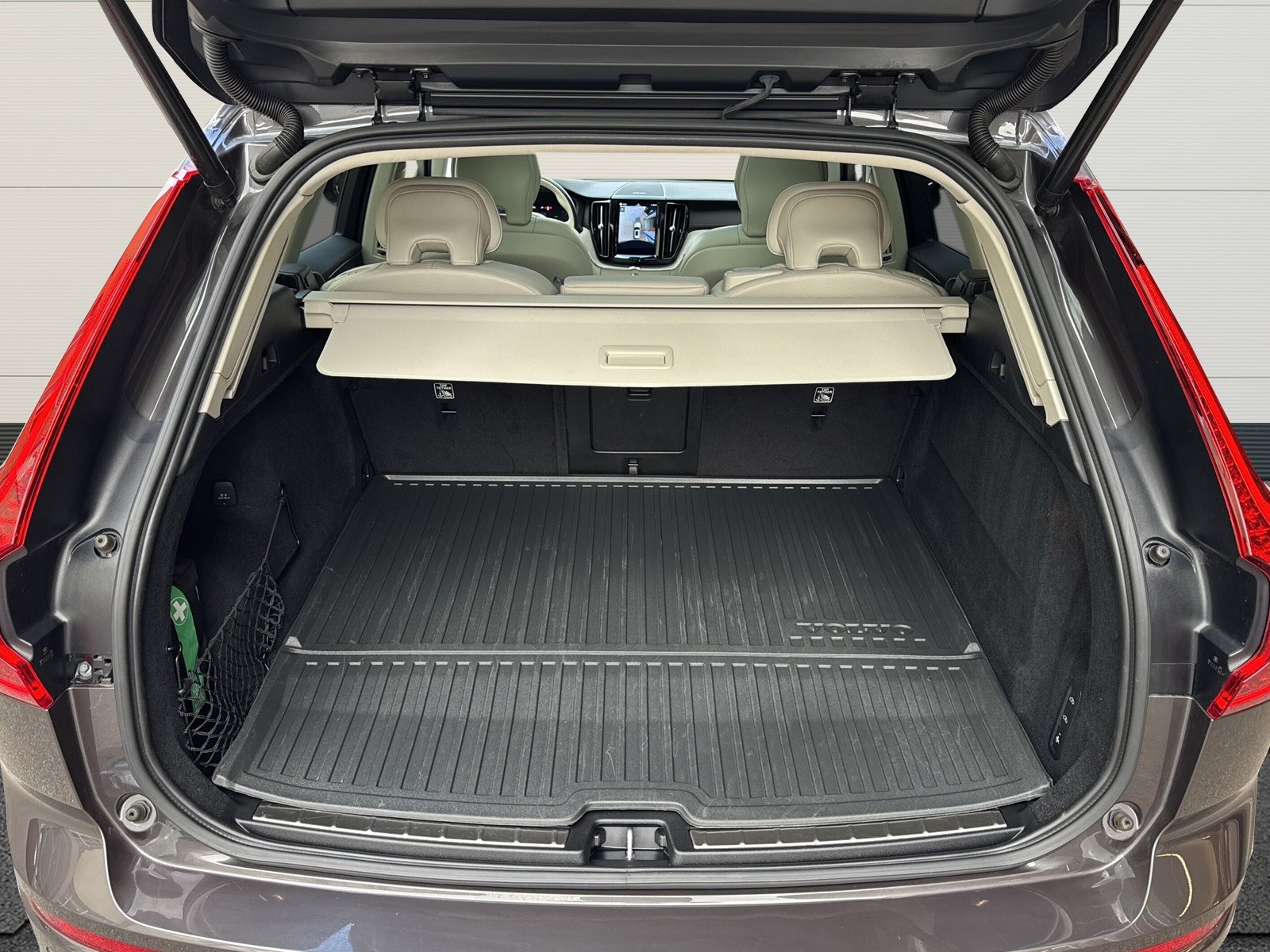 VOLVO XC60 2.0 T6 TE Ultimate Bright eAWD-image-11