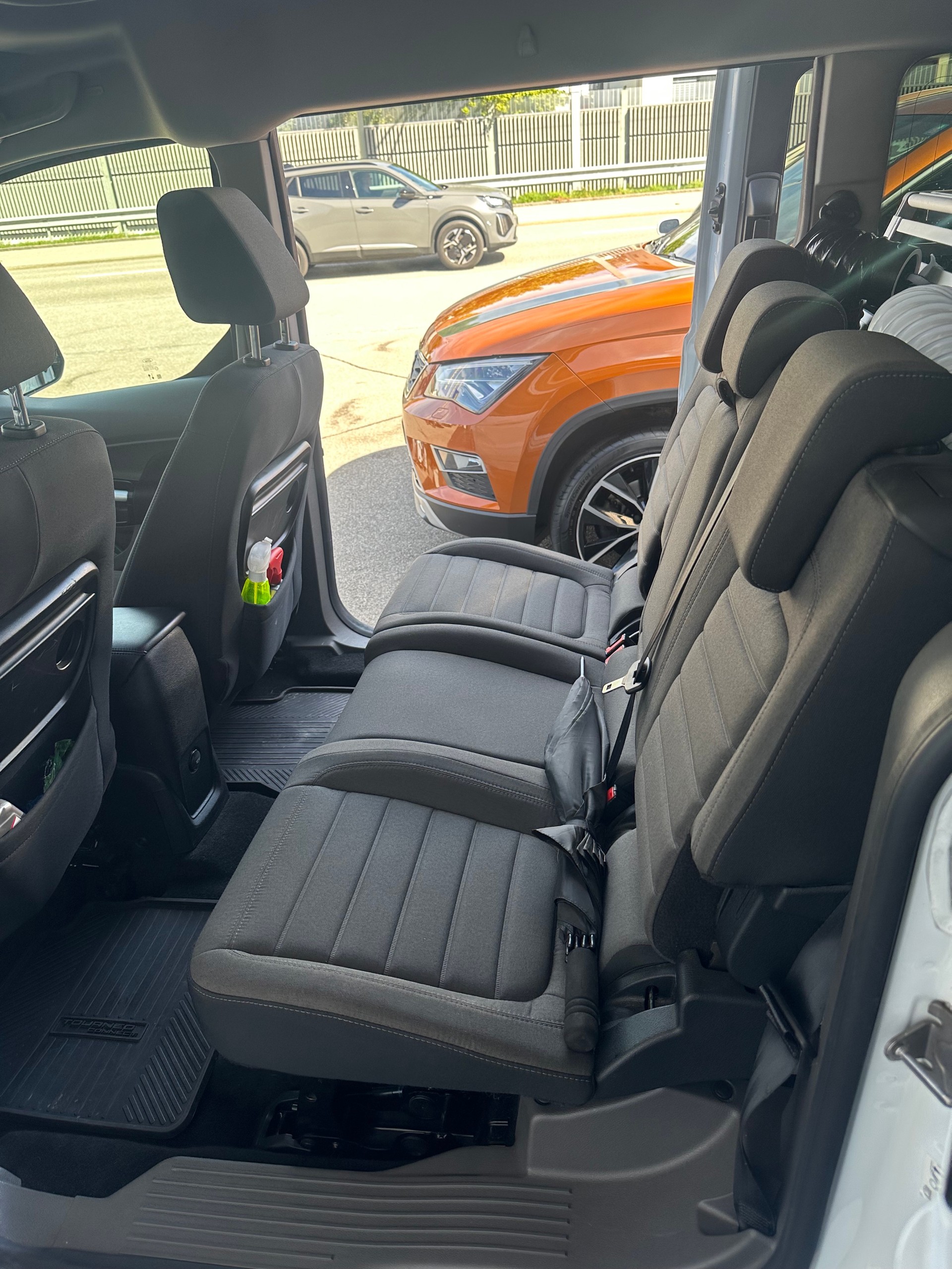 FORD Grand Tourneo Connect 1.5 EcoBlue Titanium Automat-image-9