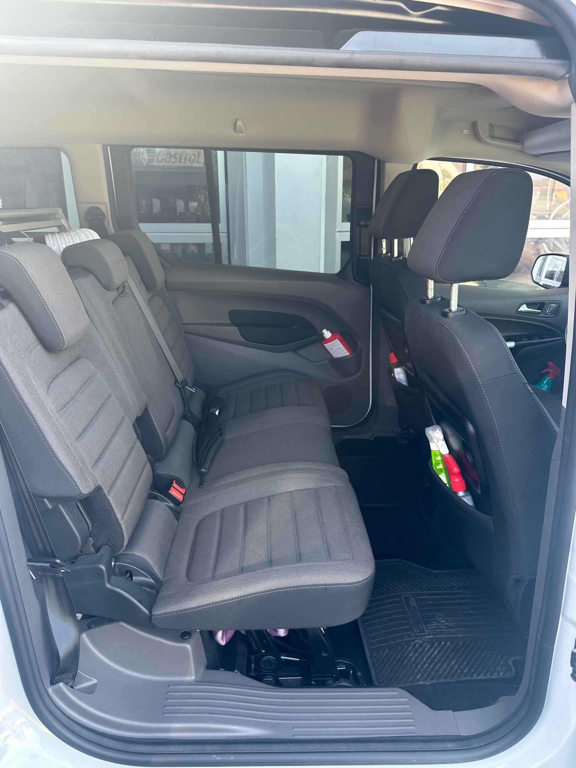 FORD Grand Tourneo Connect 1.5 EcoBlue Titanium Automat-image-7