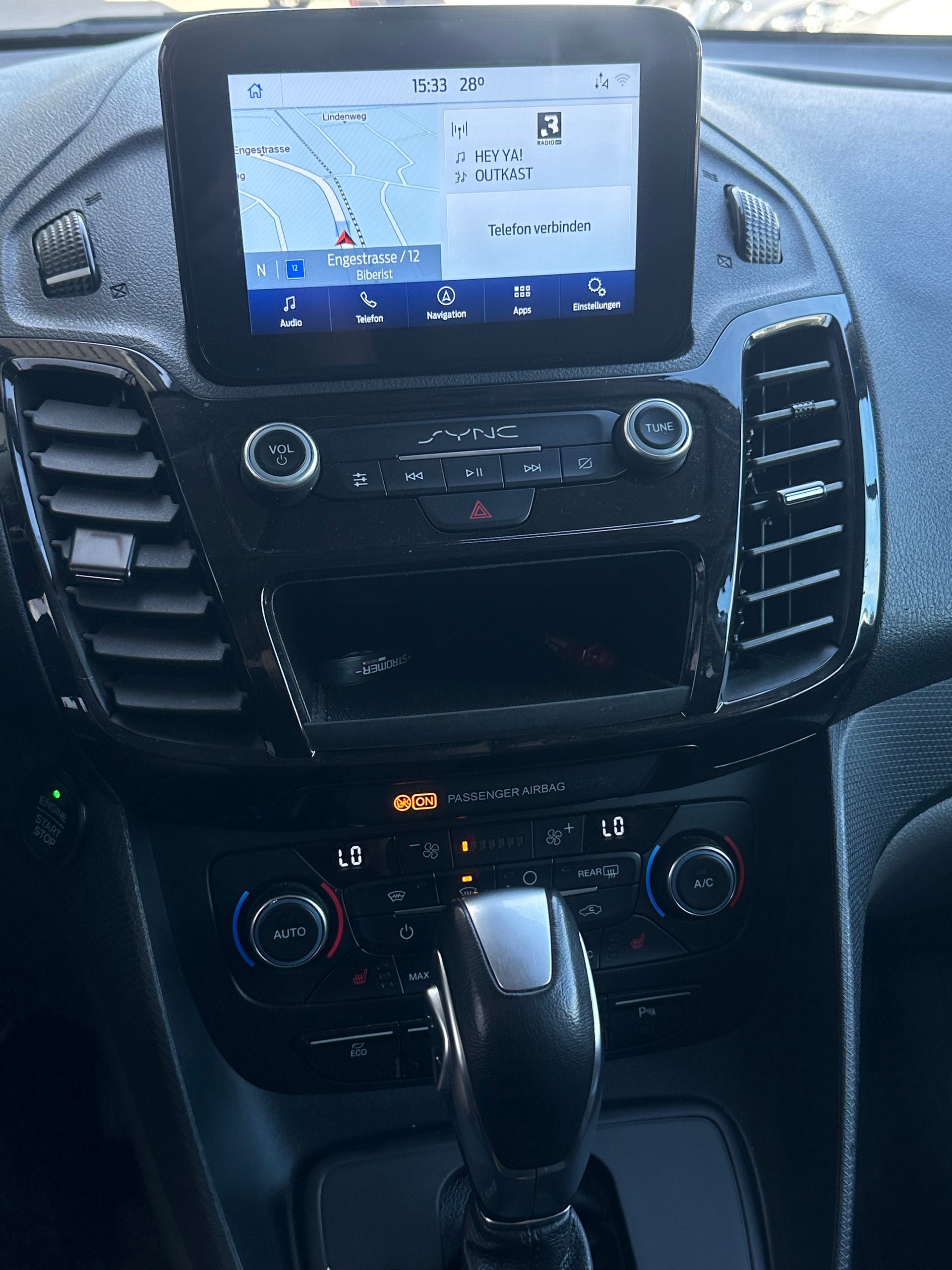FORD Grand Tourneo Connect 1.5 EcoBlue Titanium Automat-image-5