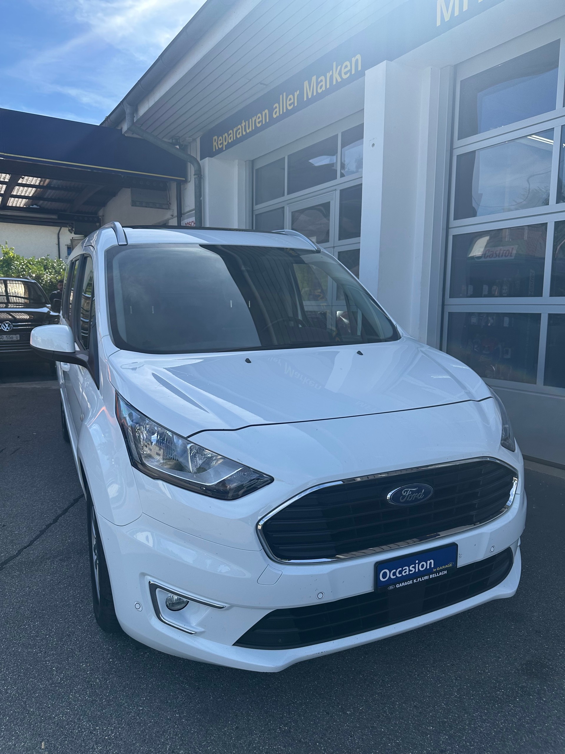 FORD Grand Tourneo Connect 1.5 EcoBlue Titanium Automat-image-2