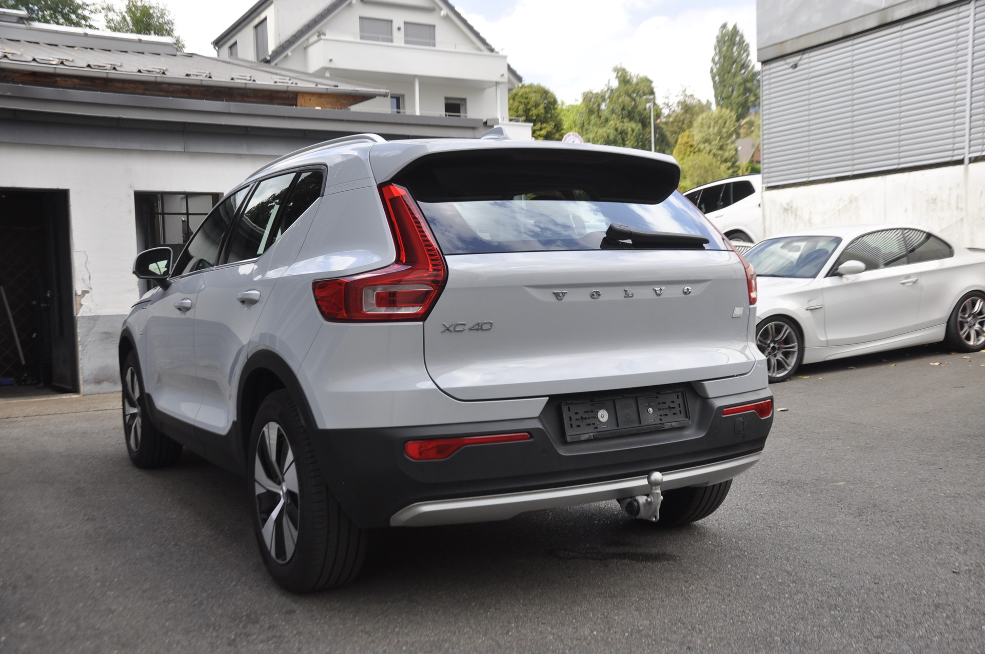 VOLVO XC40 T4 TwE Inscription Expression DCT I Anhängerkupplung-image-15