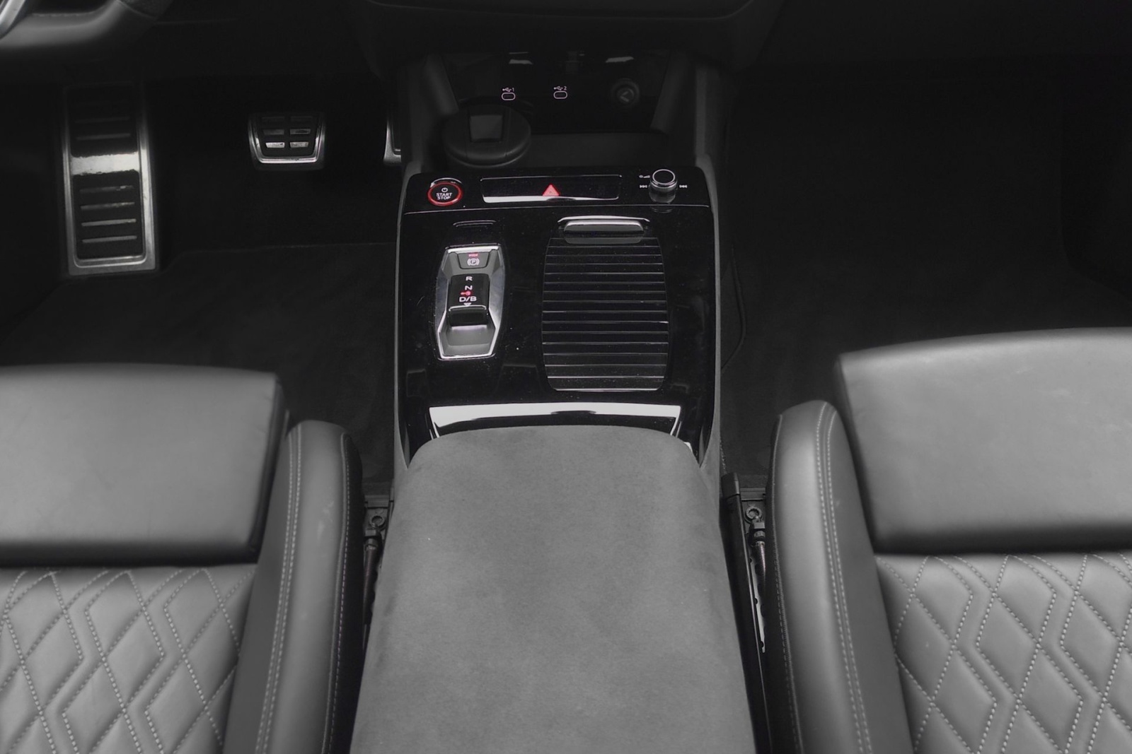 AUDI SQ6 e-tron quattro-image-8