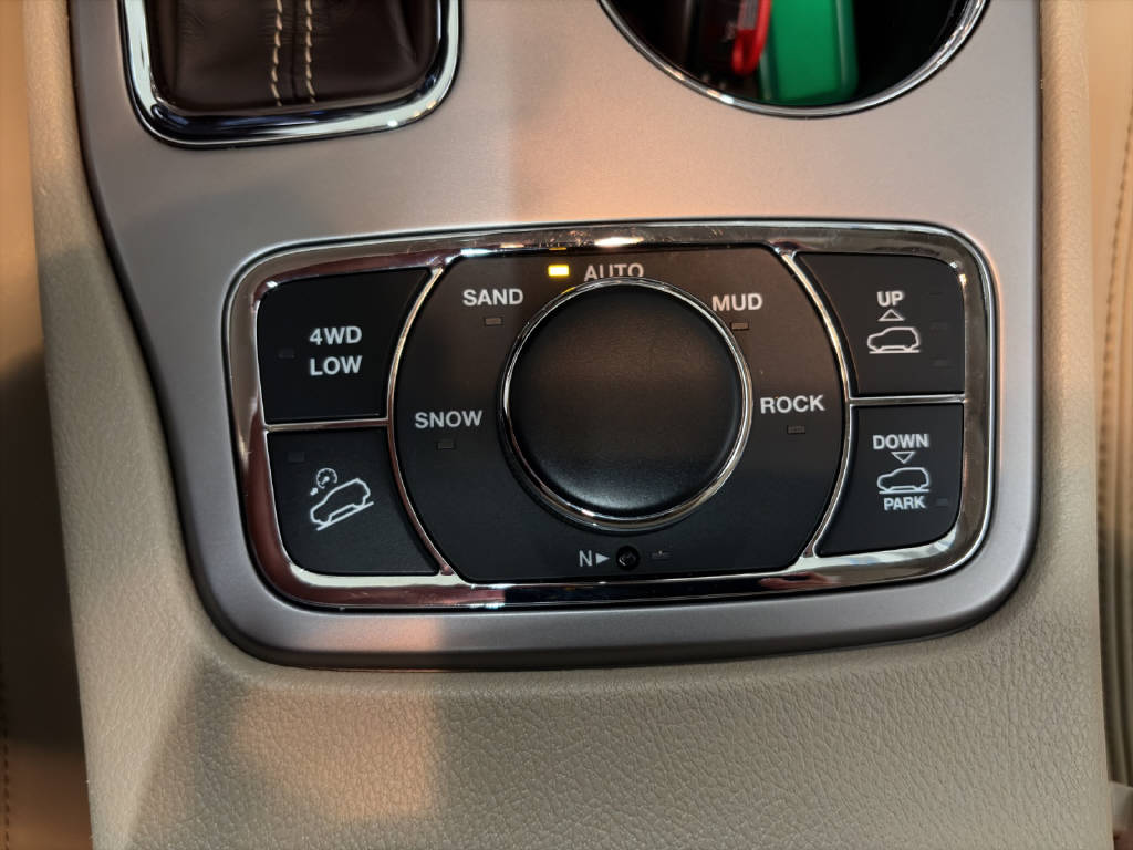 JEEP Grand Cherokee 3.0 CRD 250 PS Overland-image-17