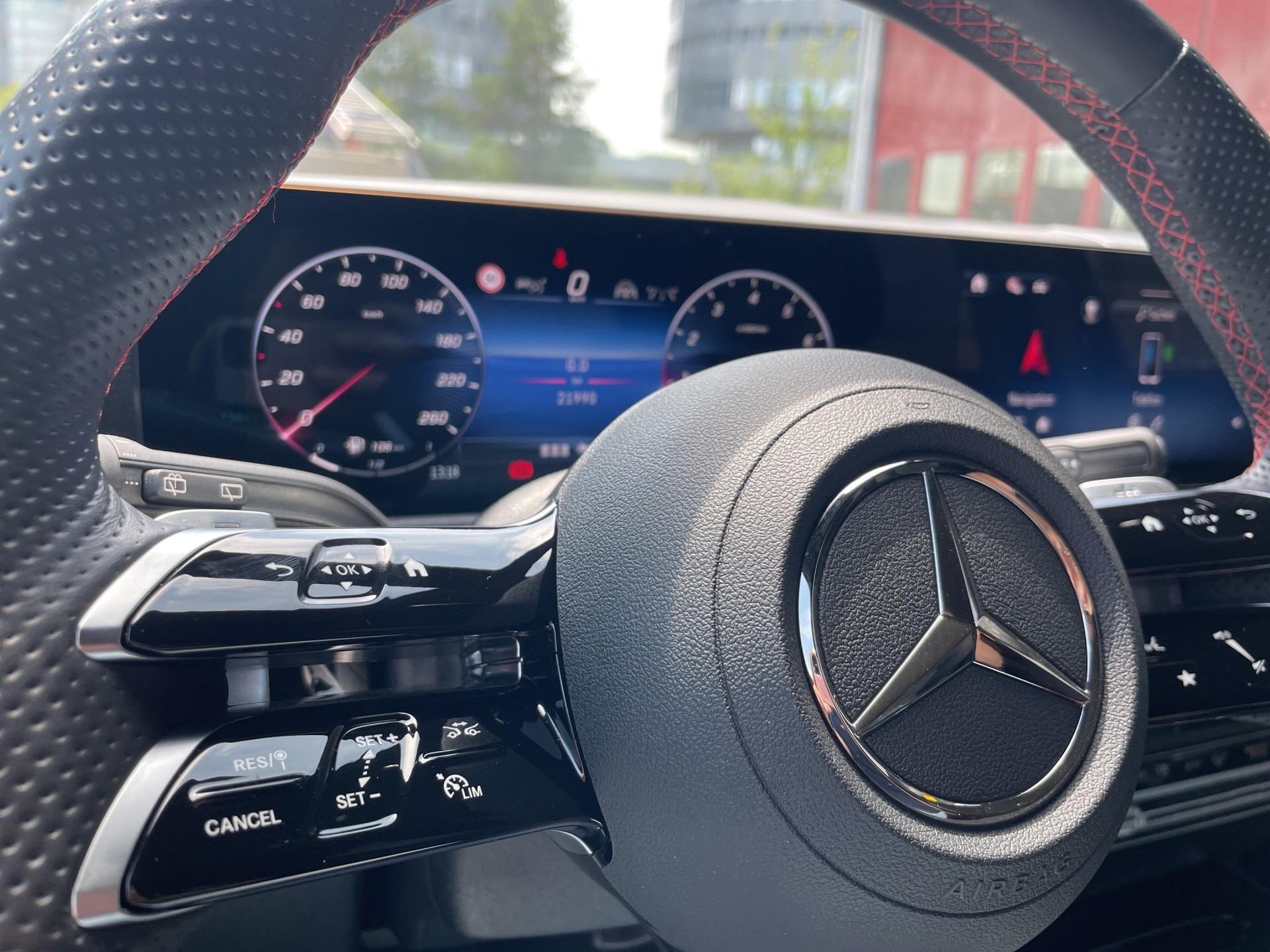 MERCEDES-BENZ GLA 200 Night Star AMG Line-image-19