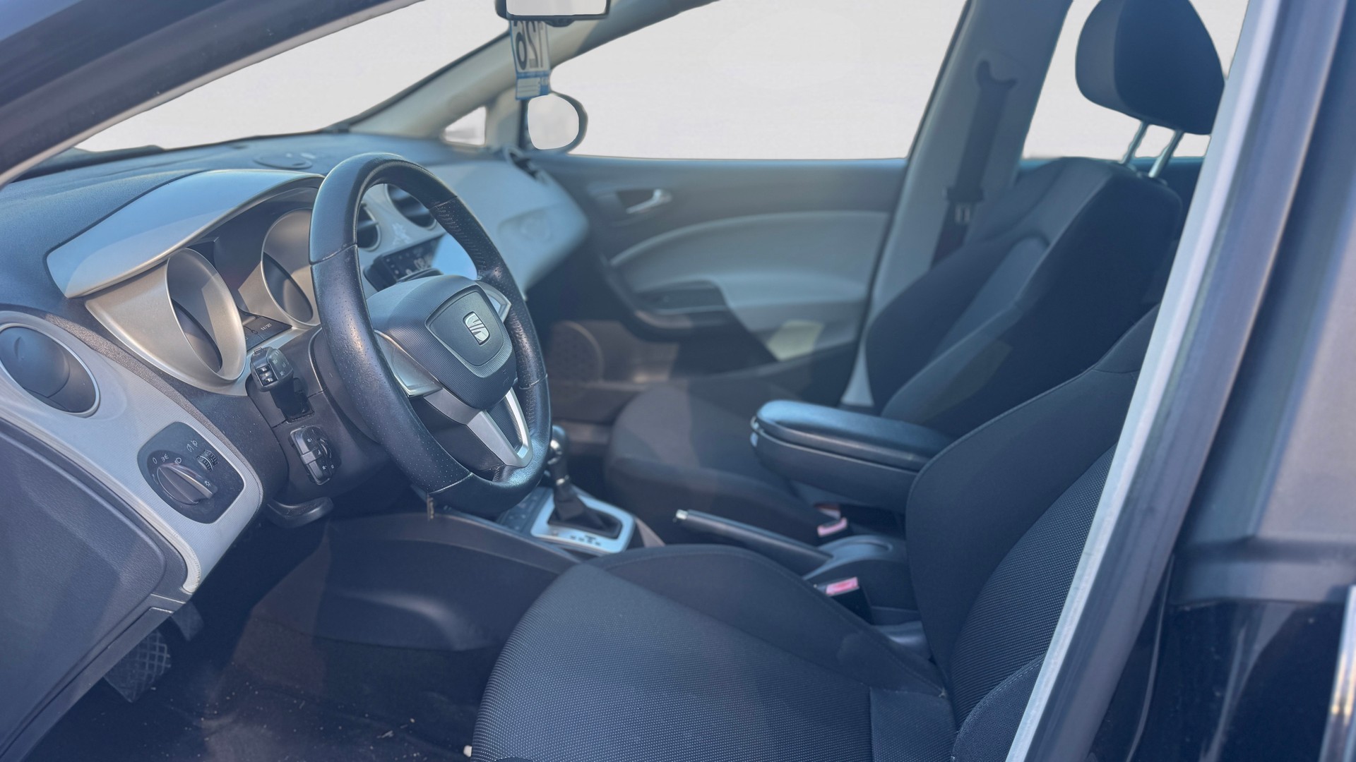 SEAT Ibiza 1.6 16V-image-15