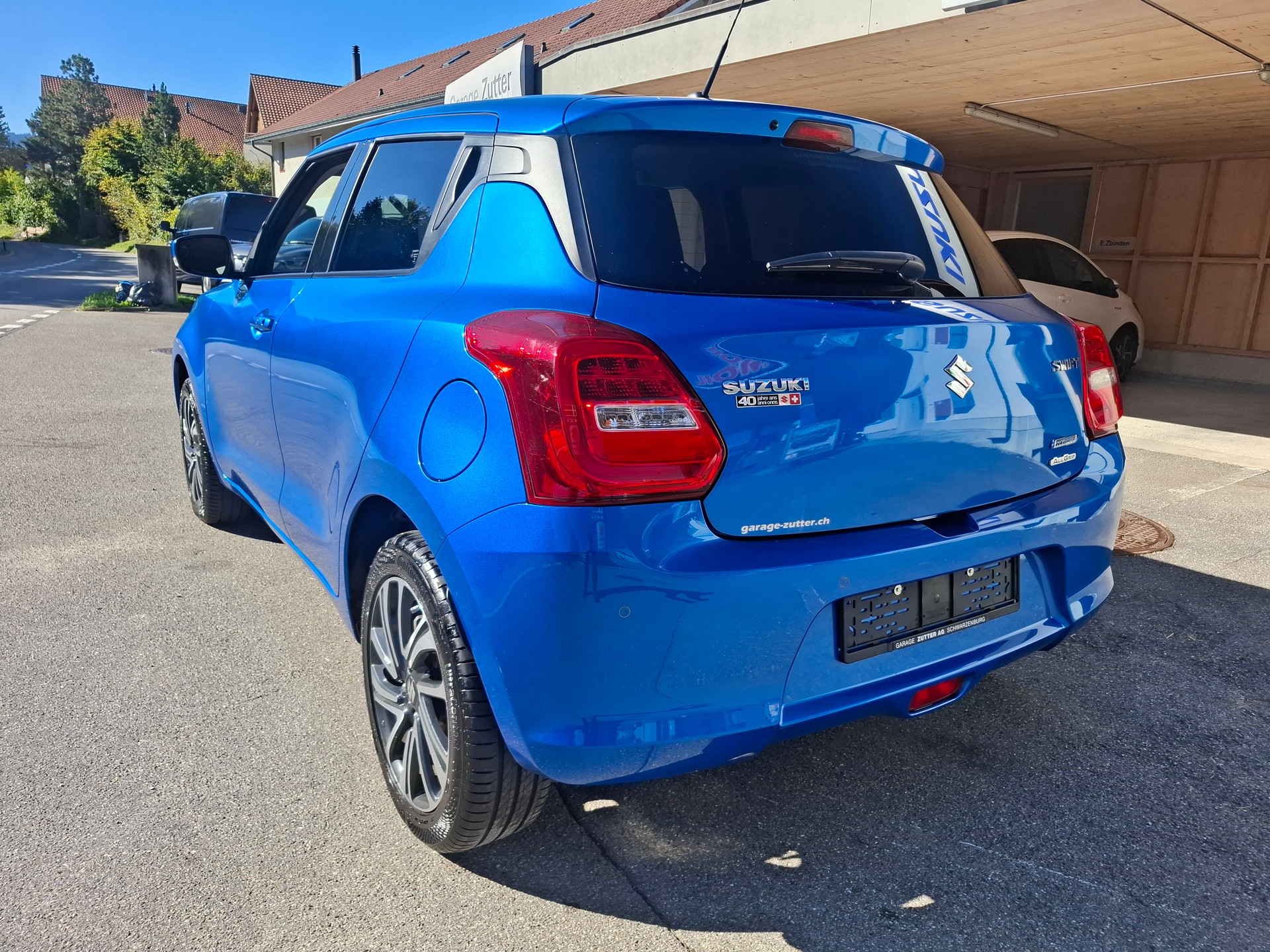 SUZUKI Swift 1.2 Compact Top 4x4 Hybrid-image-3