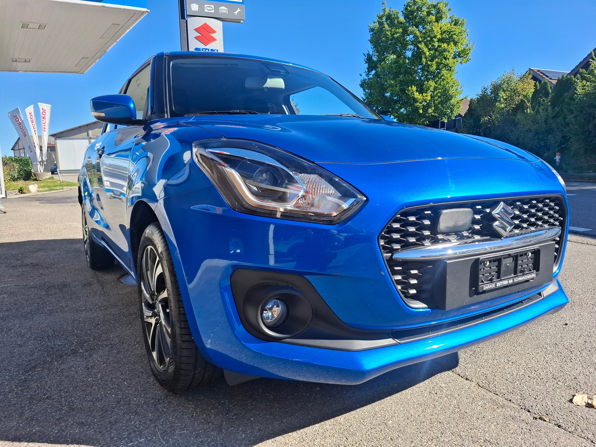 SUZUKI Swift 1.2 Compact Top 4x4 Hybrid-image-1