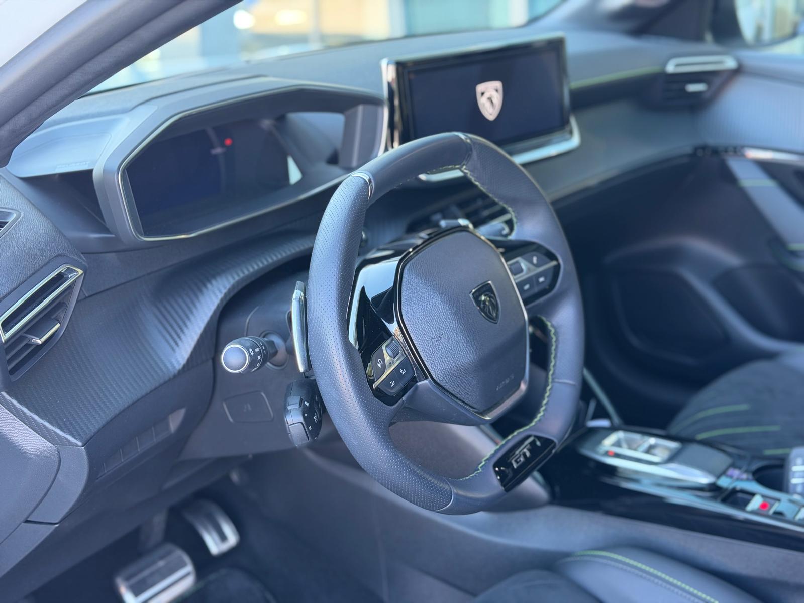 PEUGEOT 208 1.2 MHEV 145 GT-image-8