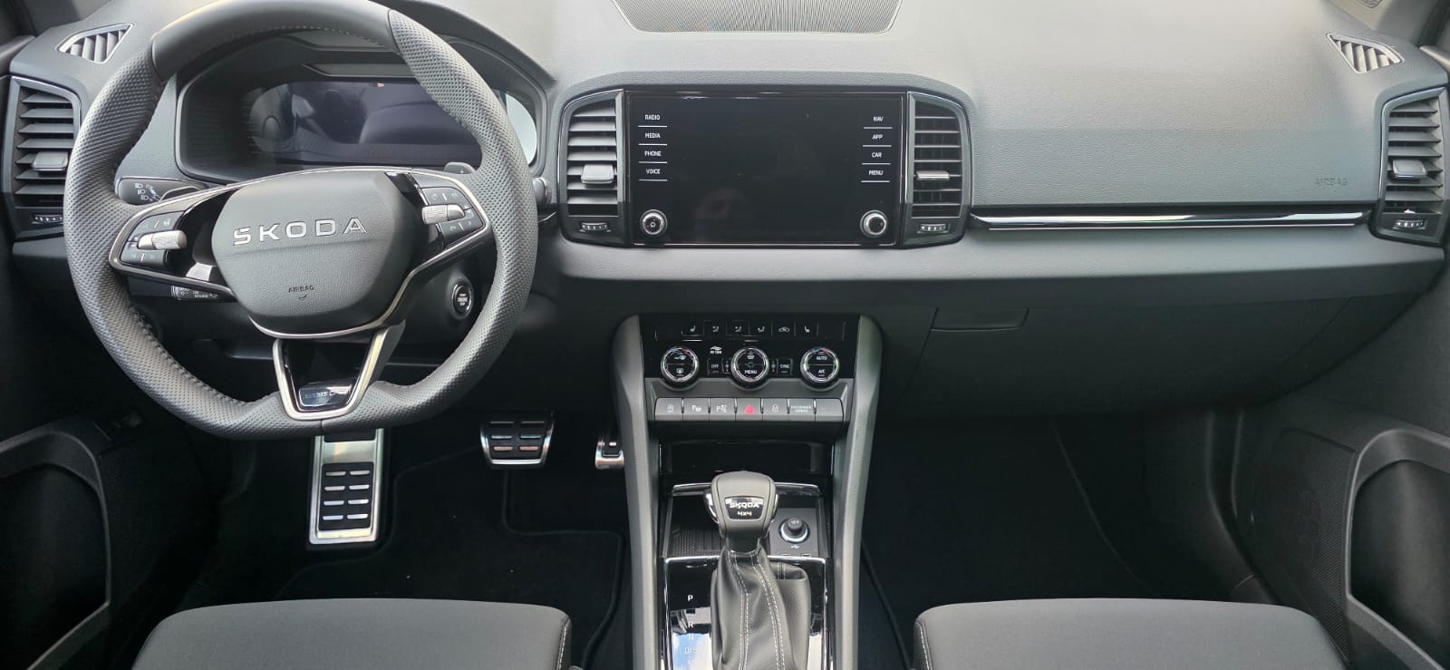 SKODA Karoq 2.0 TDI CR Sport Line 4x4 DSG-image-11