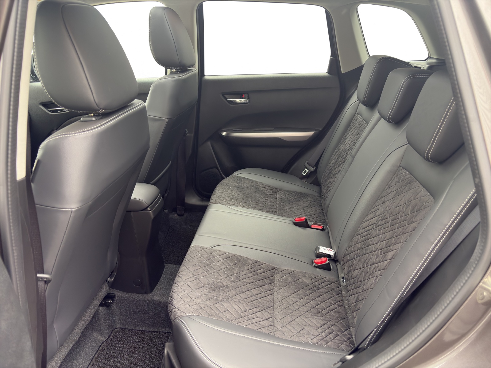 SUZUKI Vitara 1.4 T Piz Sulai Top Hybrid 4x4-image-13