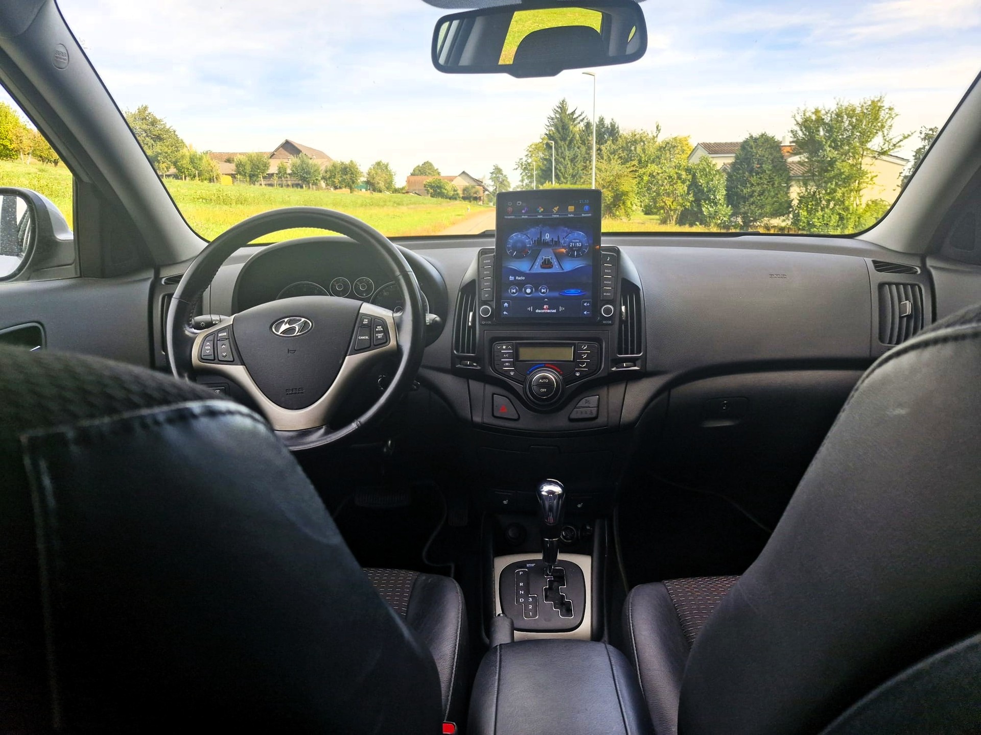 HYUNDAI i30 2.0 Premium Automatic-image-7