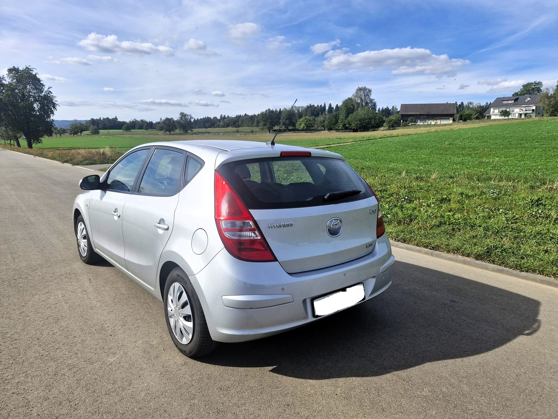 HYUNDAI i30 2.0 Premium Automatic-image-4