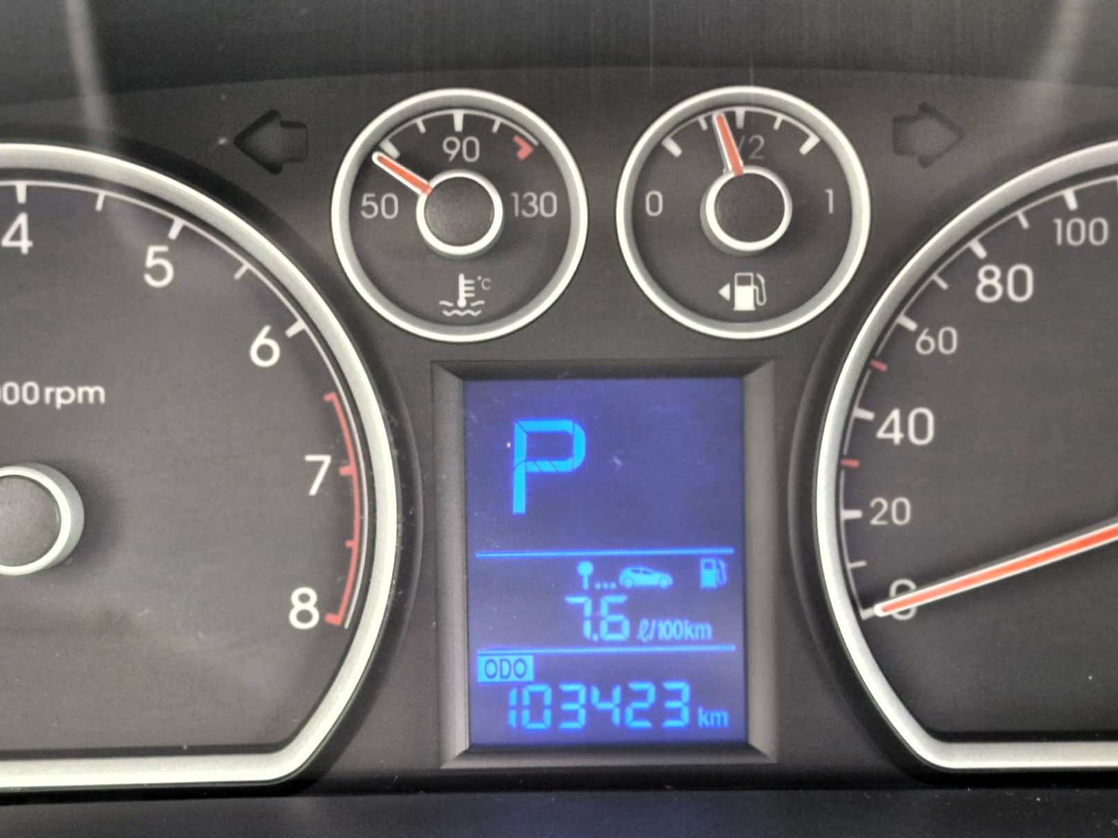 HYUNDAI i30 2.0 Premium Automatic-image-8