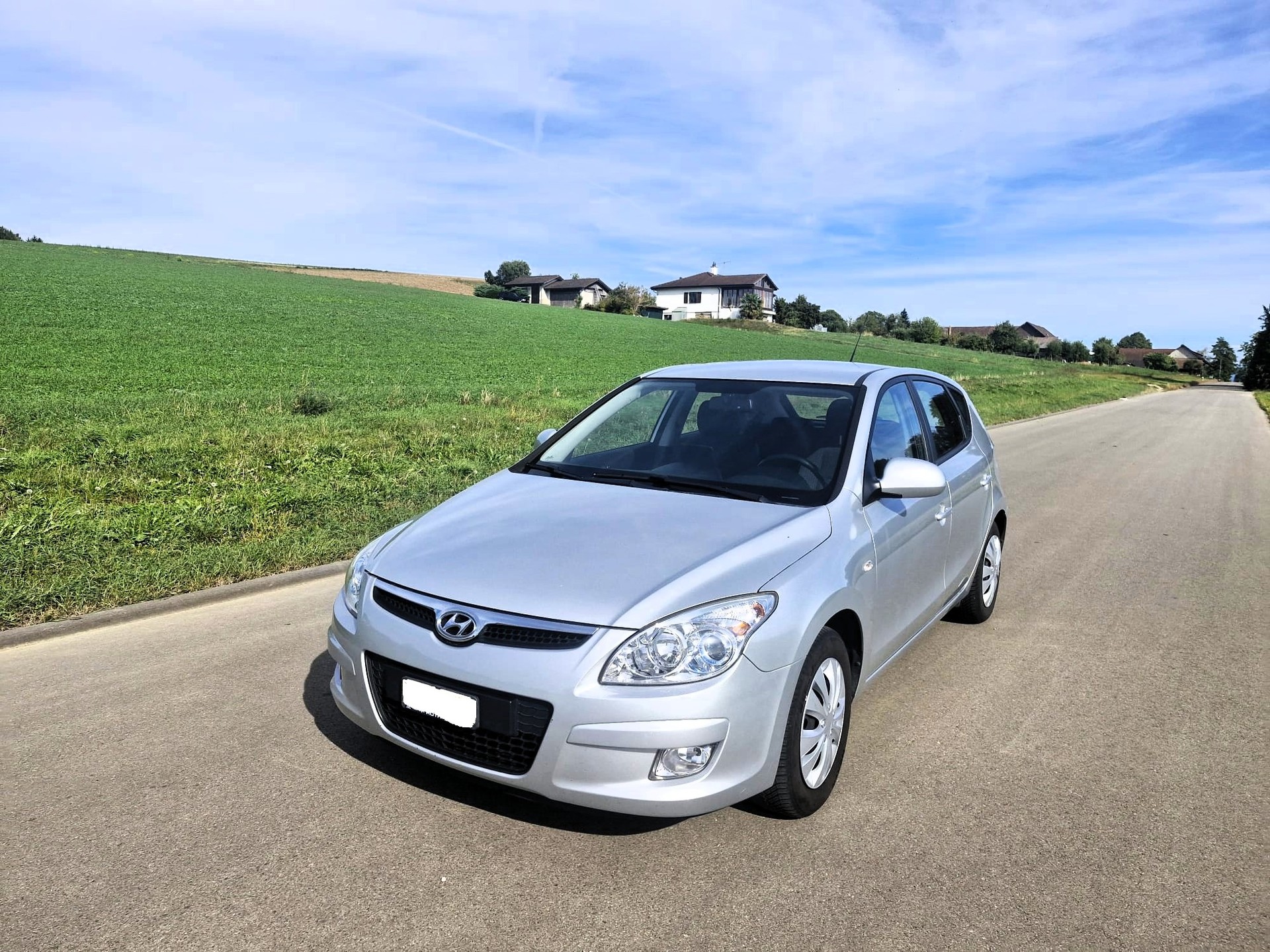 HYUNDAI i30 2.0 Premium Automatic-image-1