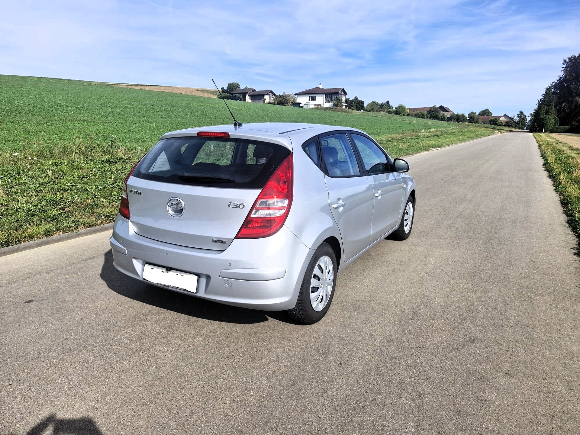 HYUNDAI i30 2.0 Premium Automatic-image-5