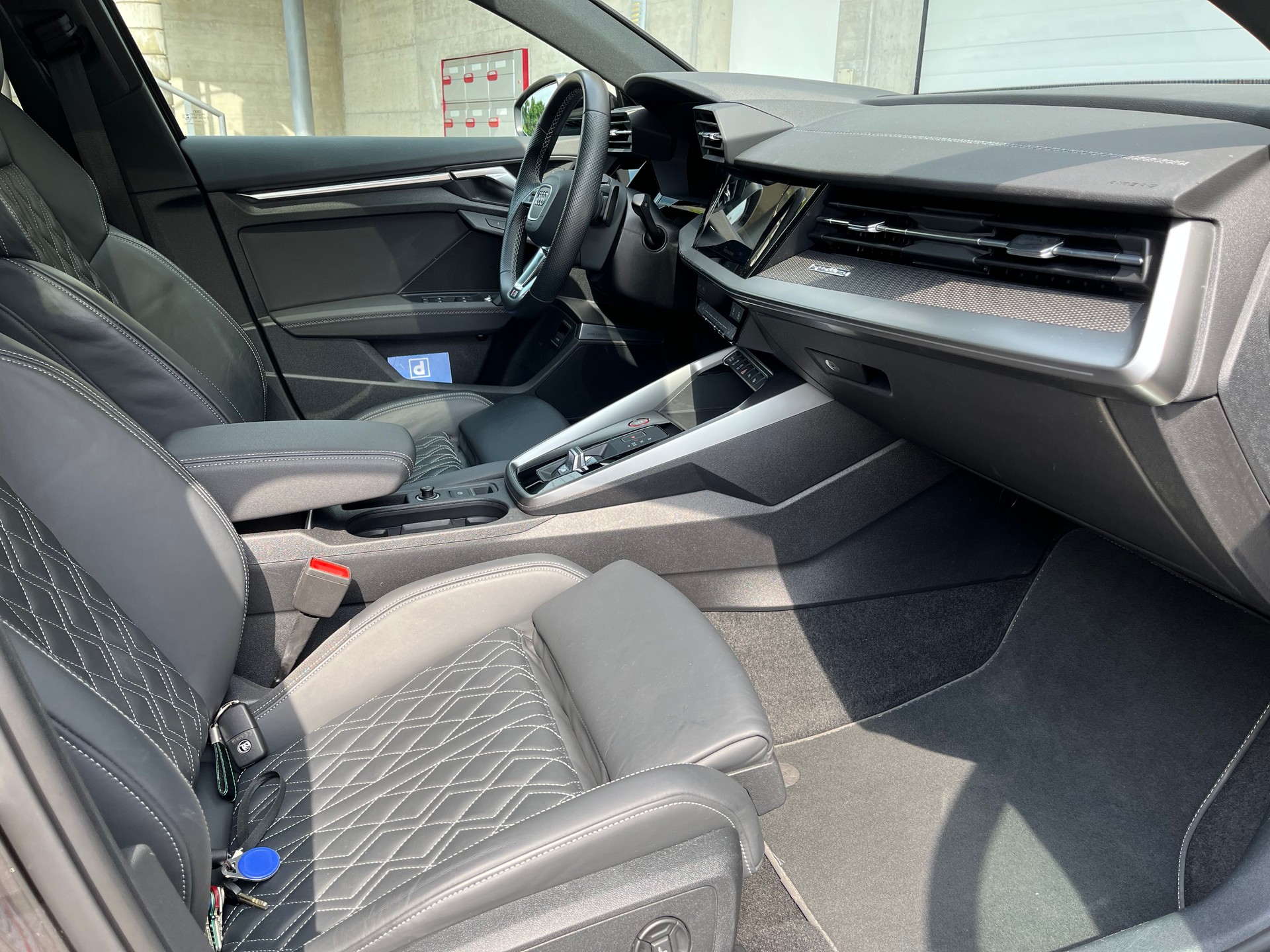 AUDI 2.0 TFSI quattro S-Tronic-image-4
