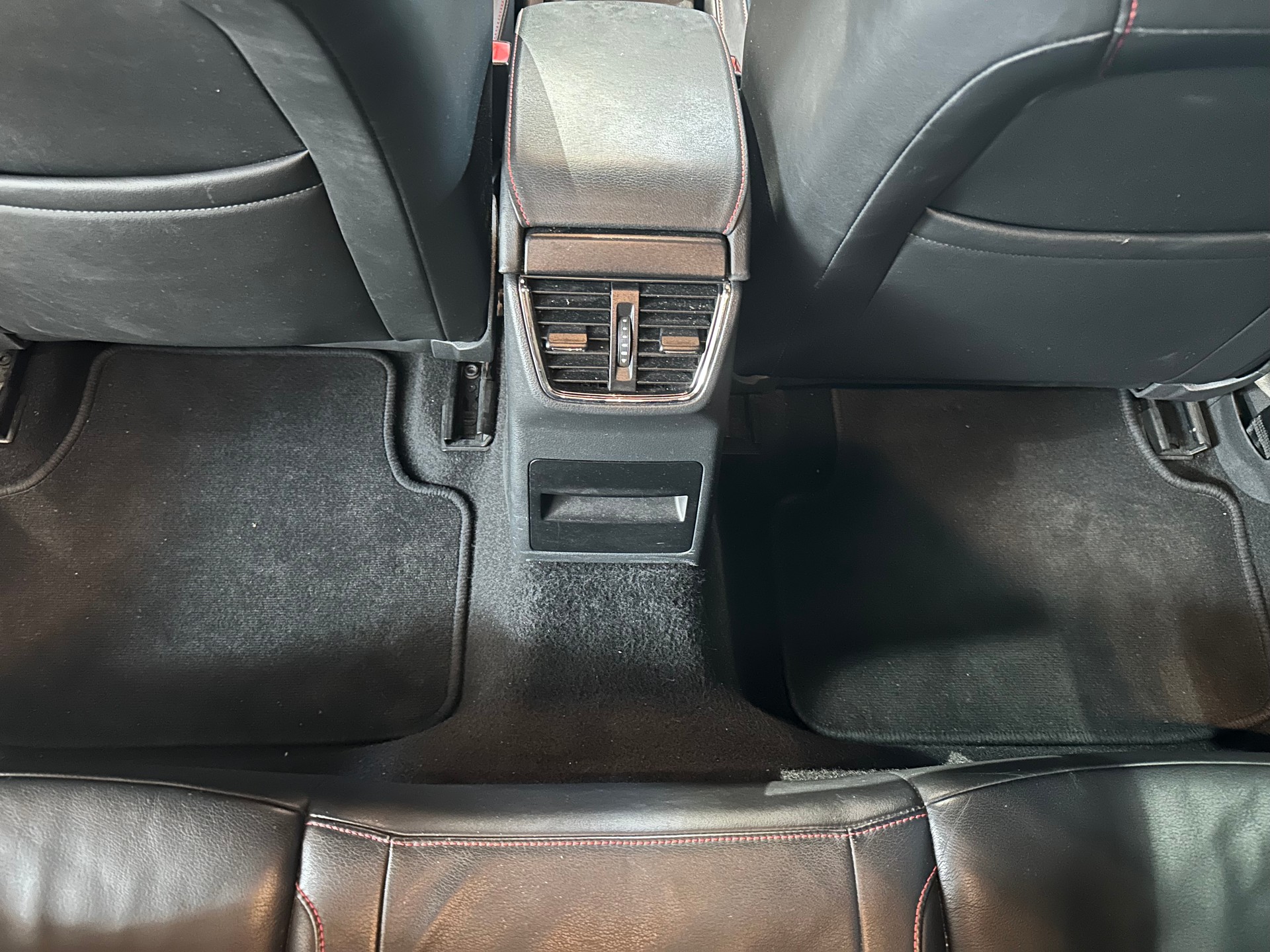 SKODA Octavia Combi 2.0 TSI RS DSG/Frisch ab MFK und Service/Lückenlos servicegepflegt/8 x 18 Zoll Alu-image-25