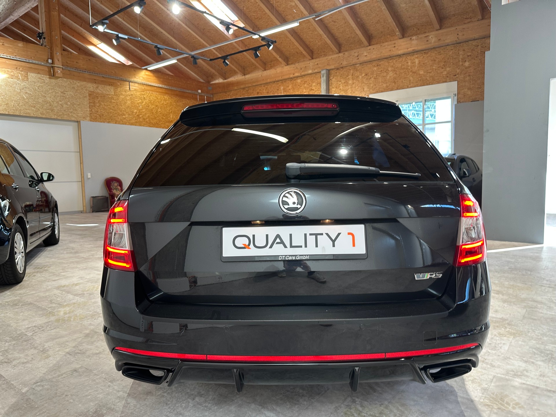 SKODA Octavia Combi 2.0 TSI RS DSG/Frisch ab MFK und Service/Lückenlos servicegepflegt/8 x 18 Zoll Alu-image-4