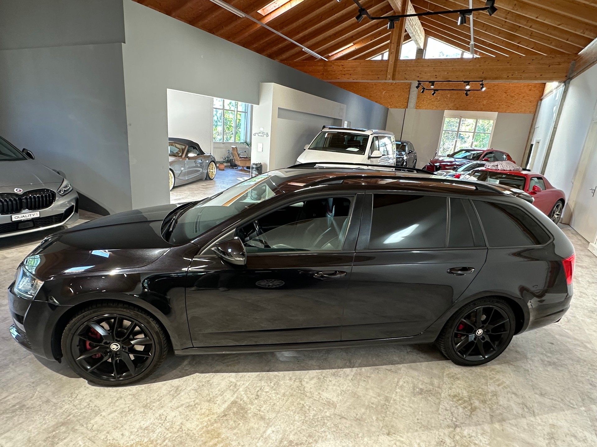 SKODA Octavia Combi 2.0 TSI RS DSG/Frisch ab MFK und Service/Lückenlos servicegepflegt/8 x 18 Zoll Alu-image-2