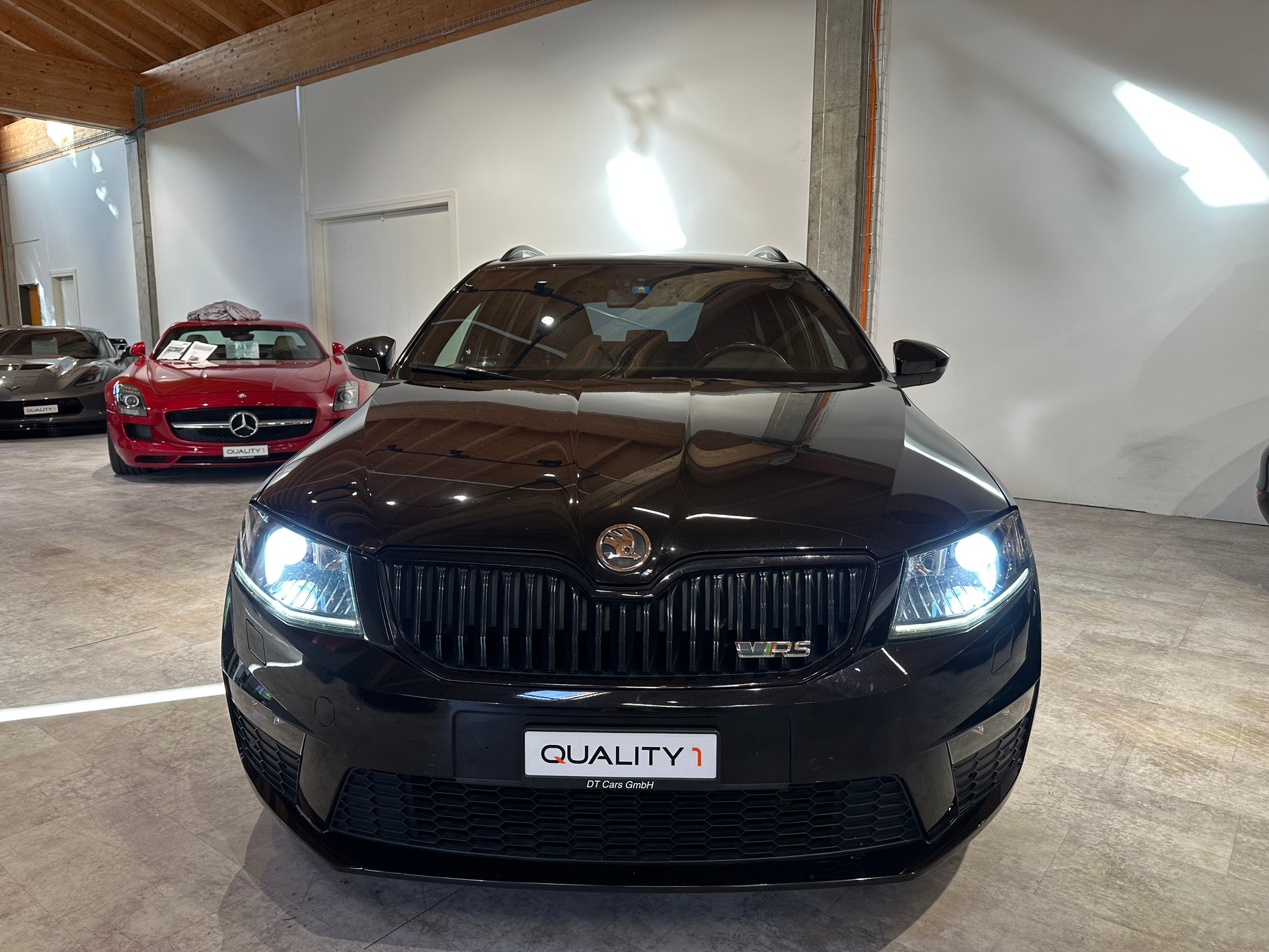 SKODA Octavia Combi 2.0 TSI RS DSG/Frisch ab MFK und Service/Lückenlos servicegepflegt/8 x 18 Zoll Alu-image-1