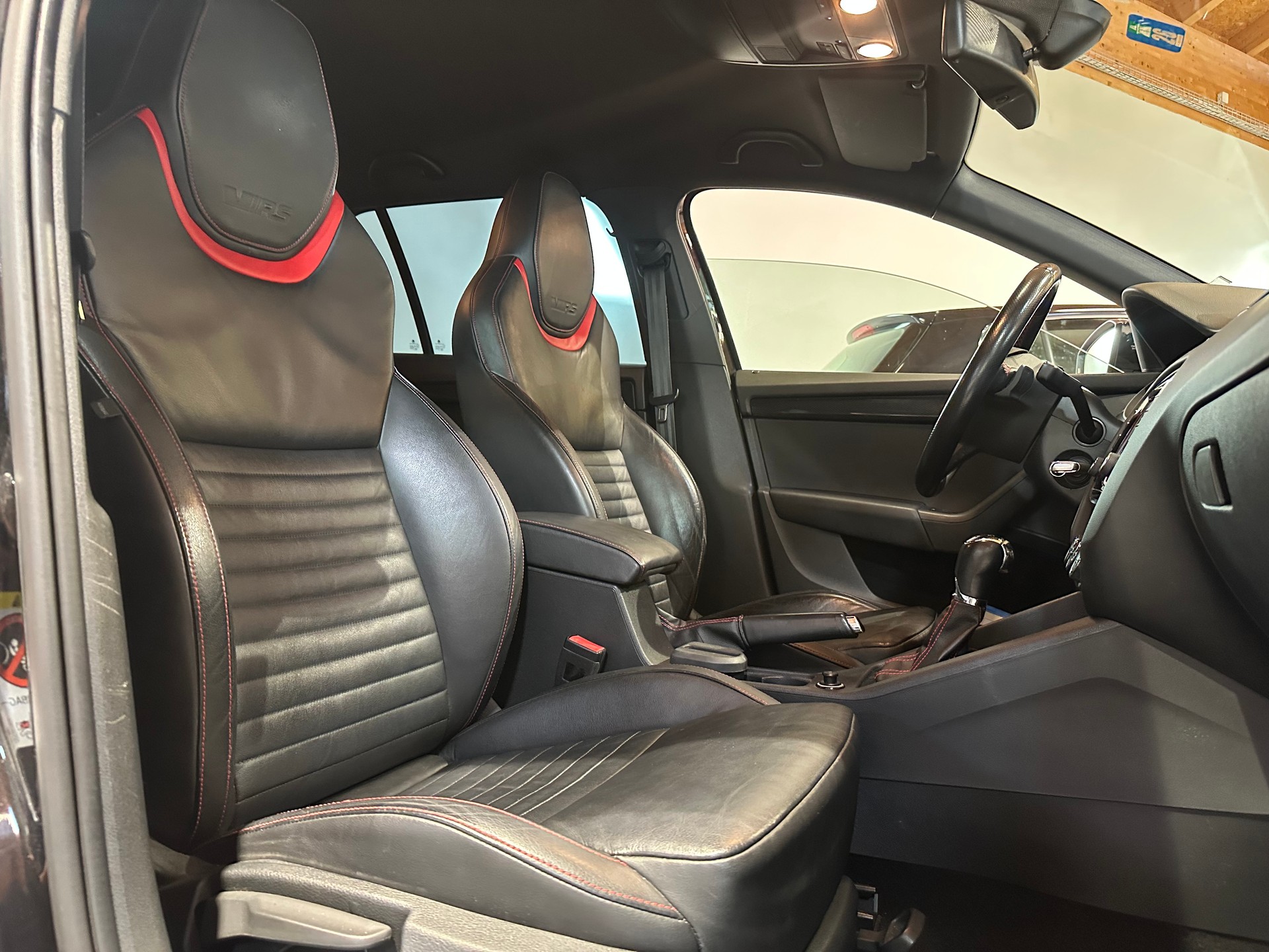 SKODA Octavia Combi 2.0 TSI RS DSG/Frisch ab MFK und Service/Lückenlos servicegepflegt/8 x 18 Zoll Alu-image-16