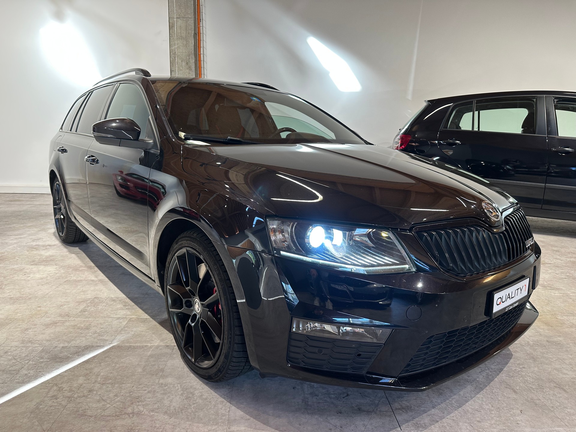SKODA Octavia Combi 2.0 TSI RS DSG/Frisch ab MFK und Service/Lückenlos servicegepflegt/8 x 18 Zoll Alu-image-10