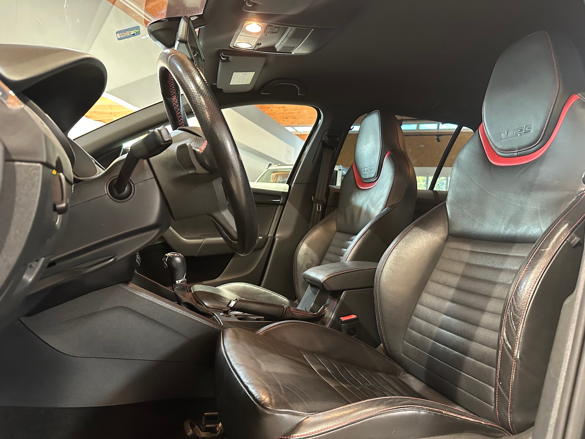 SKODA Octavia Combi 2.0 TSI RS DSG/Frisch ab MFK und Service/Lückenlos servicegepflegt/8 x 18 Zoll Alu-image-12