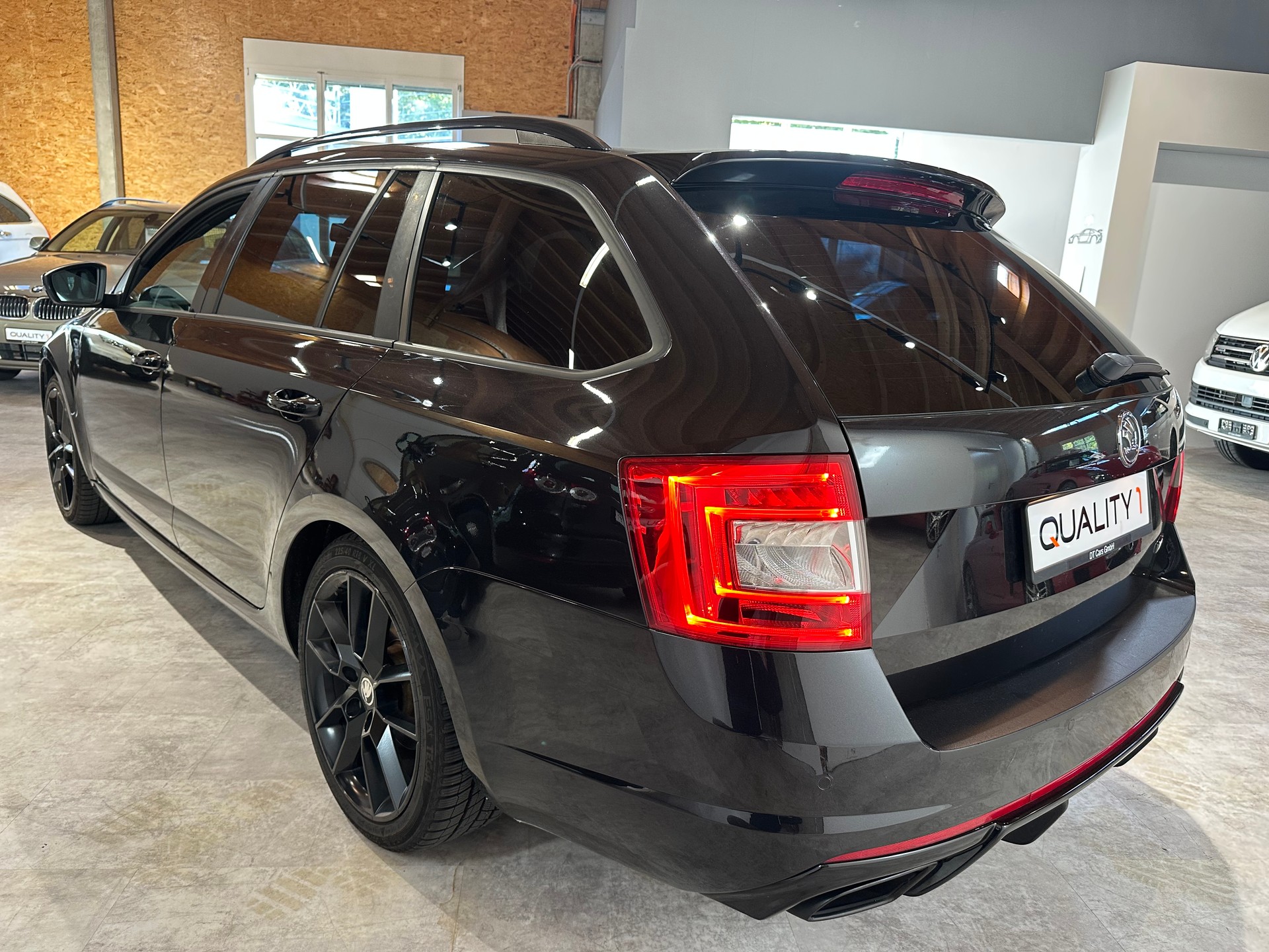 SKODA Octavia Combi 2.0 TSI RS DSG/Frisch ab MFK und Service/Lückenlos servicegepflegt/8 x 18 Zoll Alu-image-3