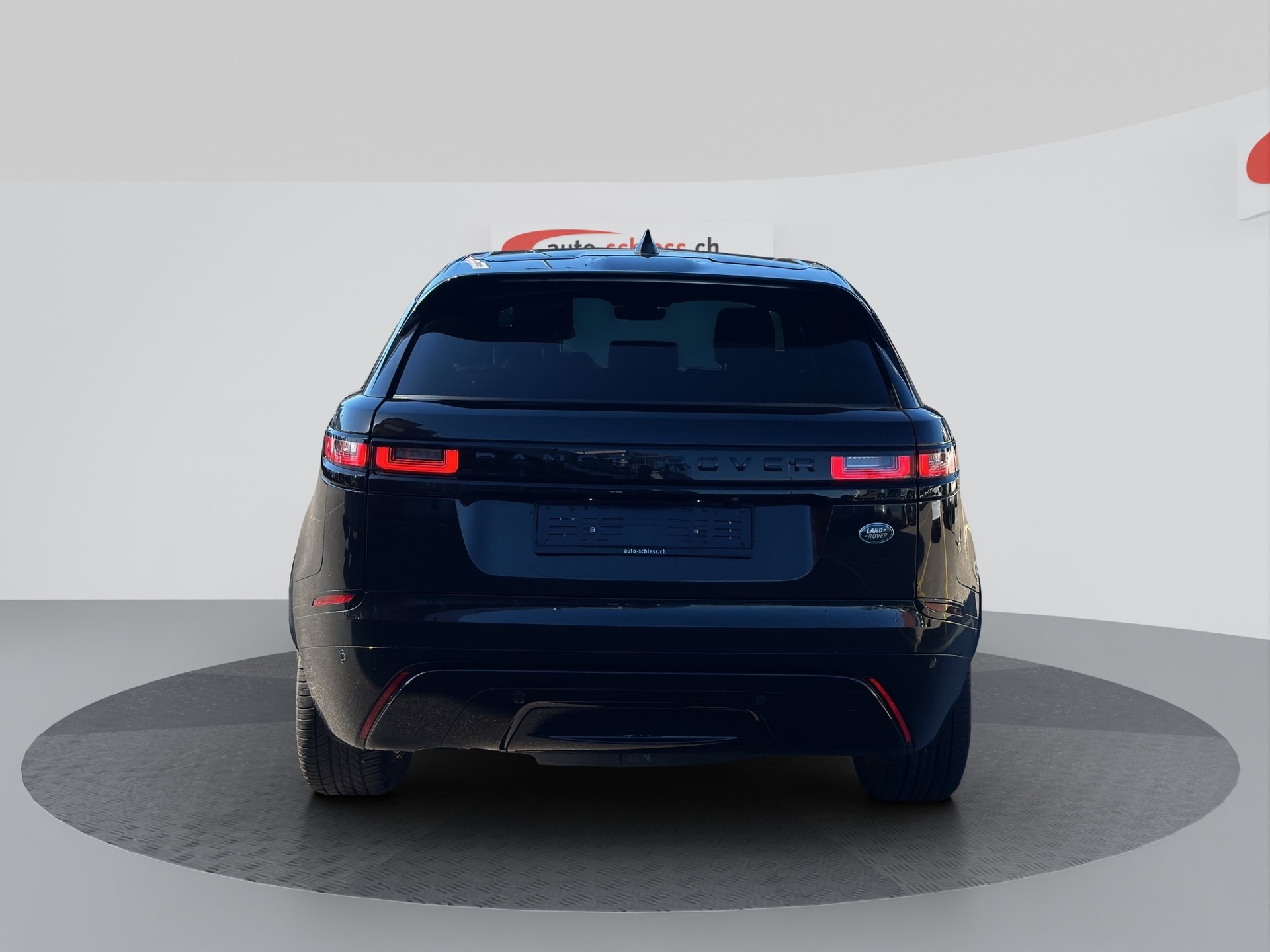 LAND ROVER Range Rover Velar R-Dynamic D 200 SE Automatic Black-image-3