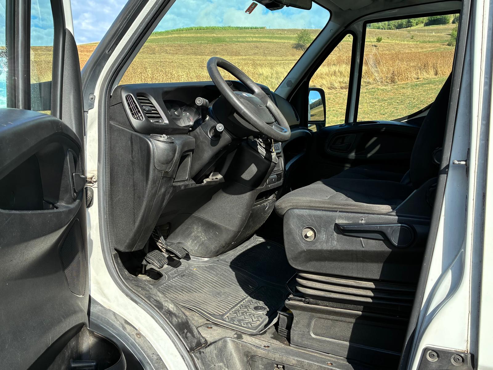 IVECO 35 S 15-image-9