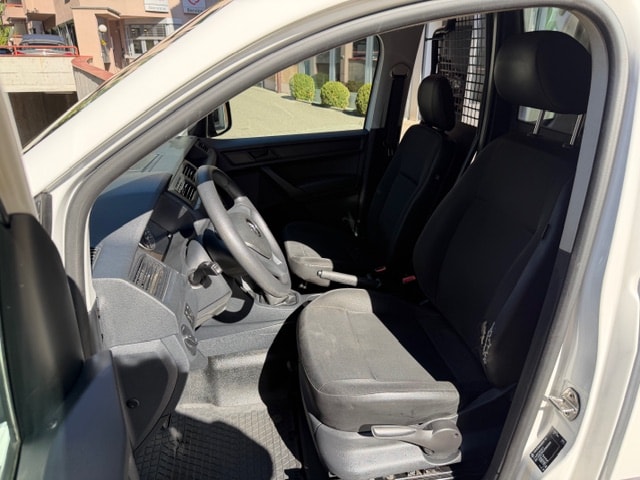 VW Caddy Maxi 2.0TDI BlueMotion Technology-image-7